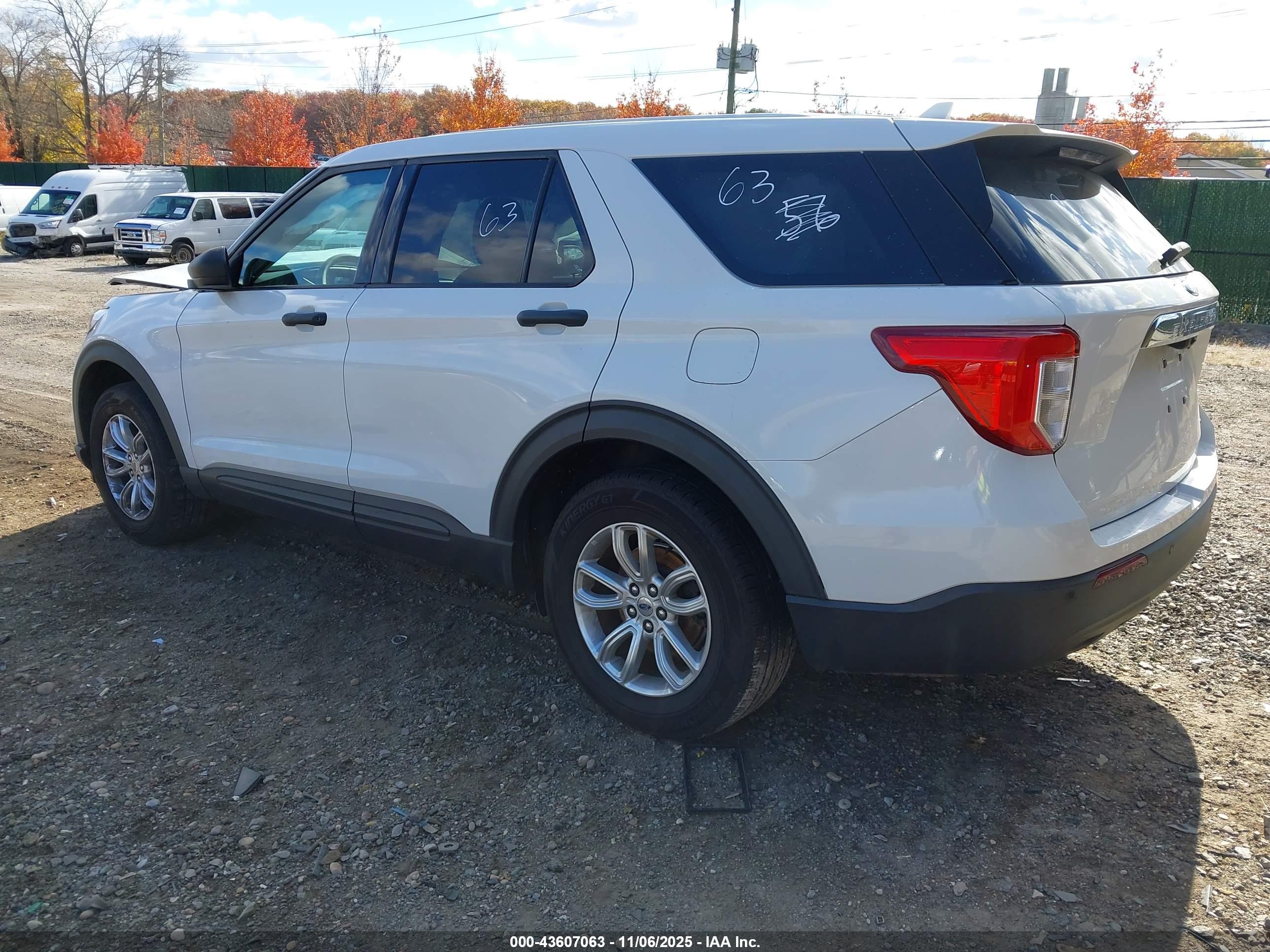 FORD EXPLORER image 3