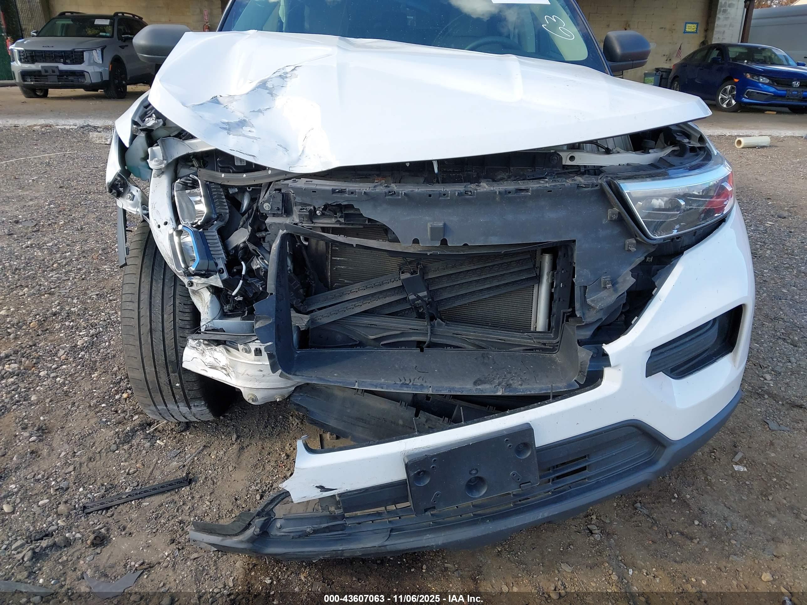 FORD EXPLORER image 6