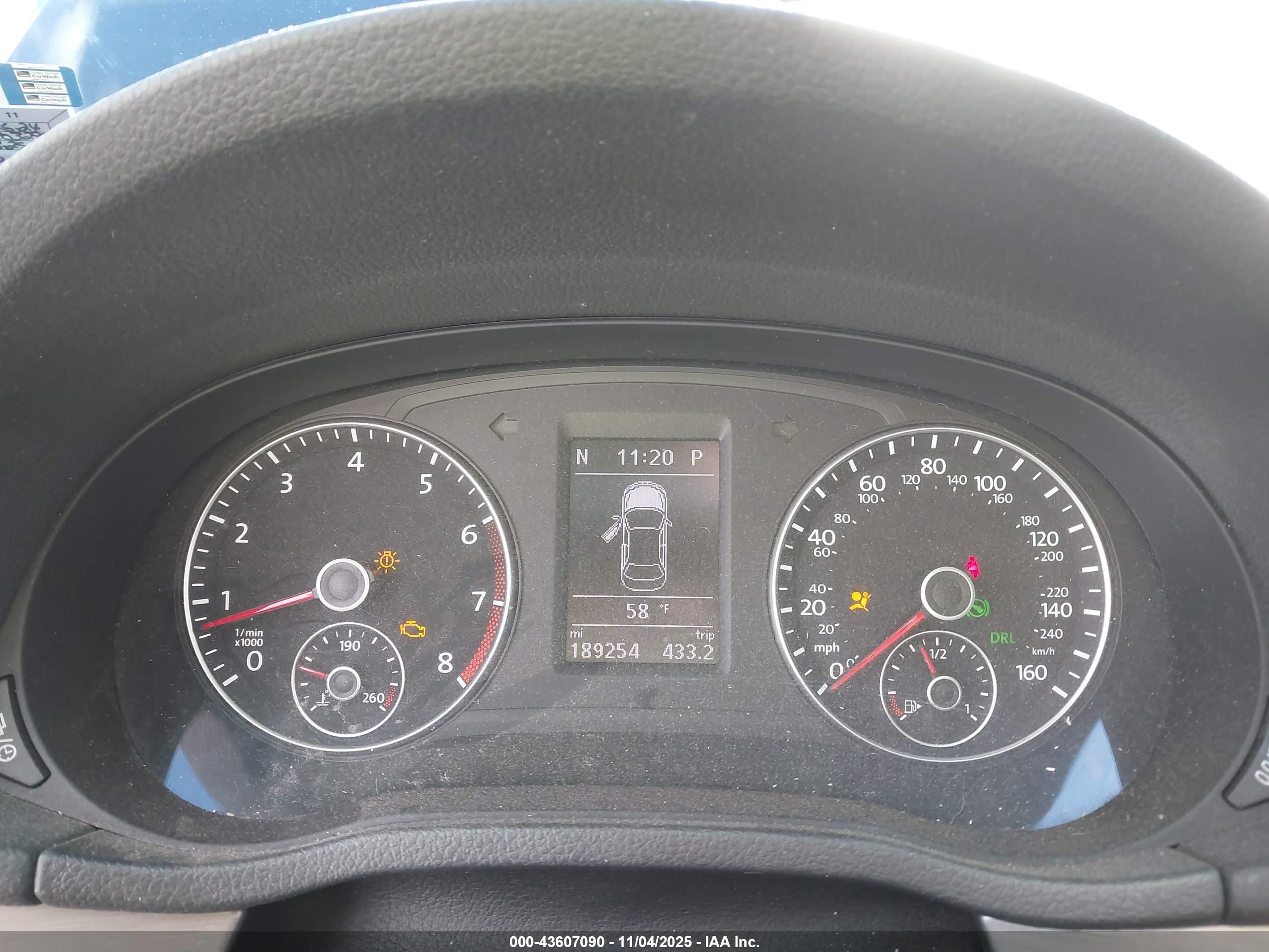 VOLKSWAGEN PASSAT image 7