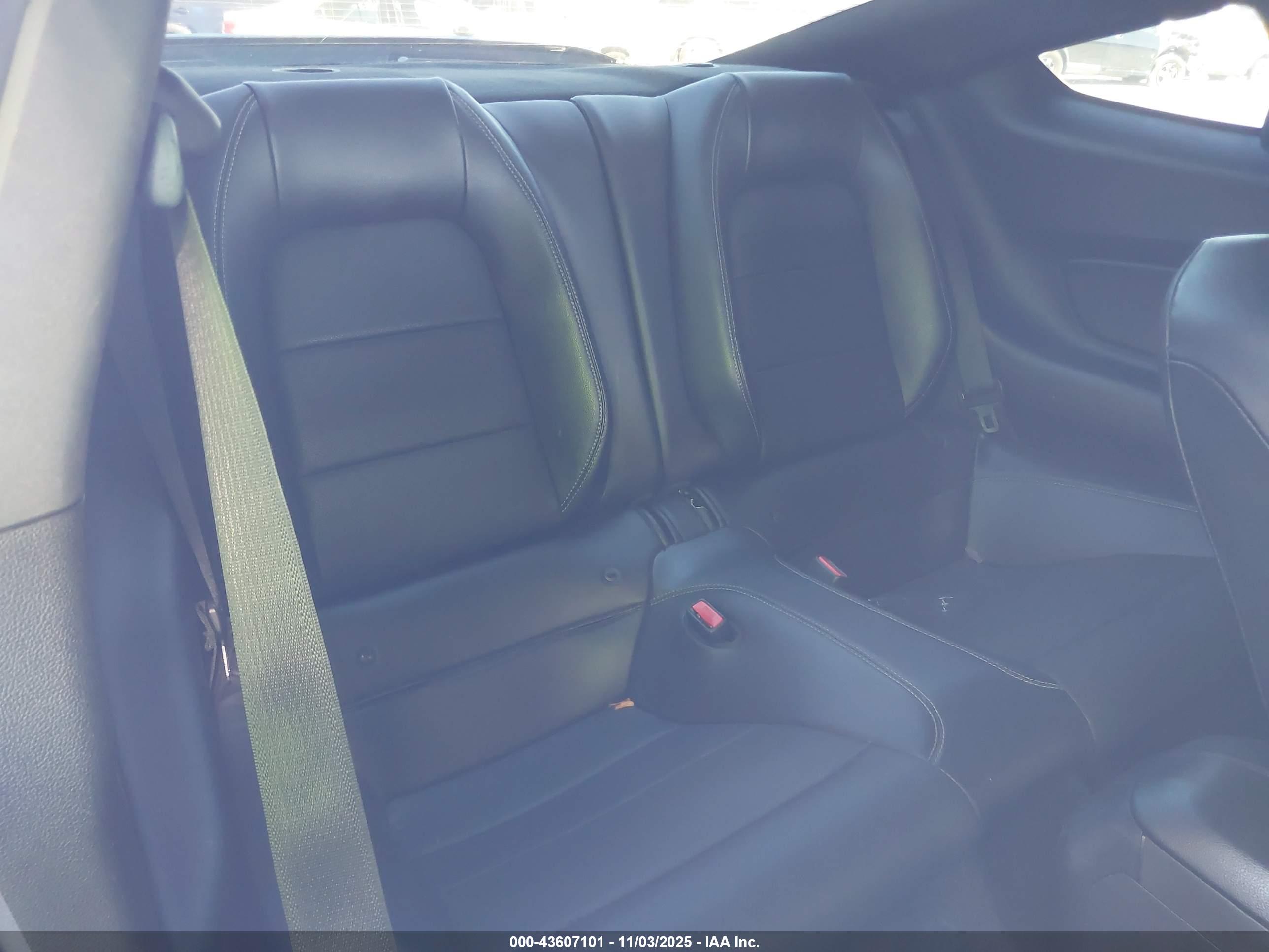 FORD MUSTANG image 8
