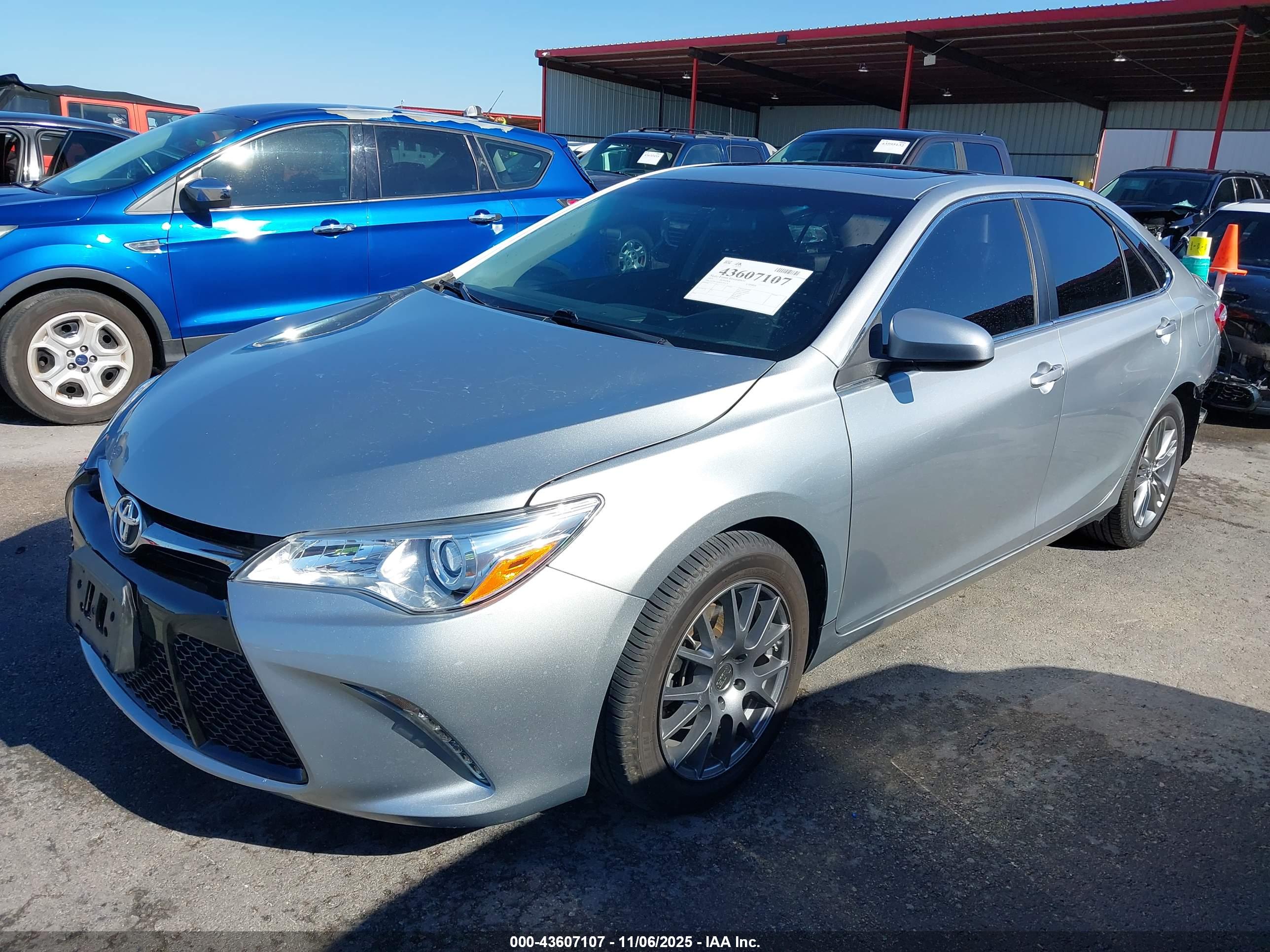 TOYOTA CAMRY image 2