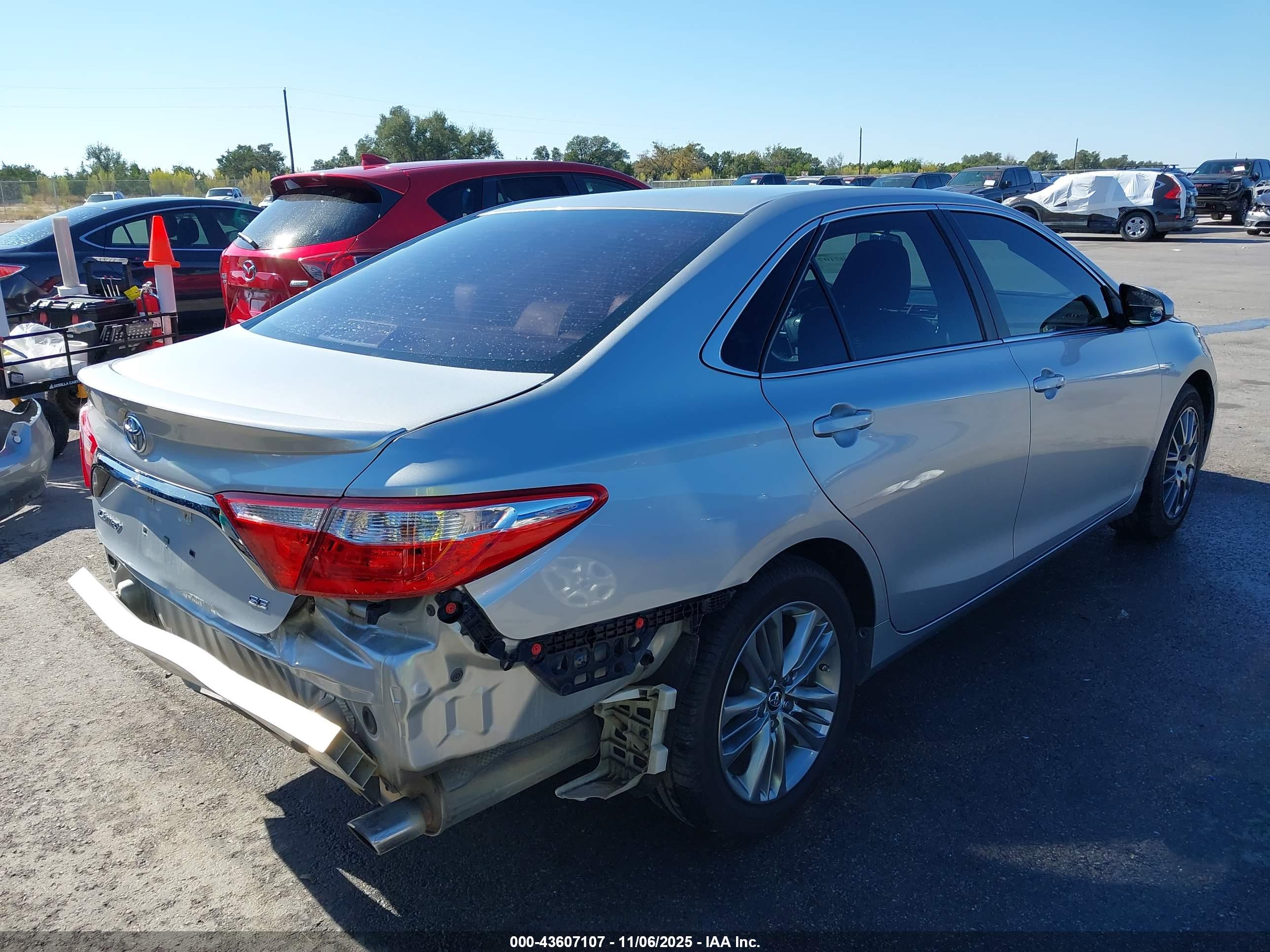 TOYOTA CAMRY image 4