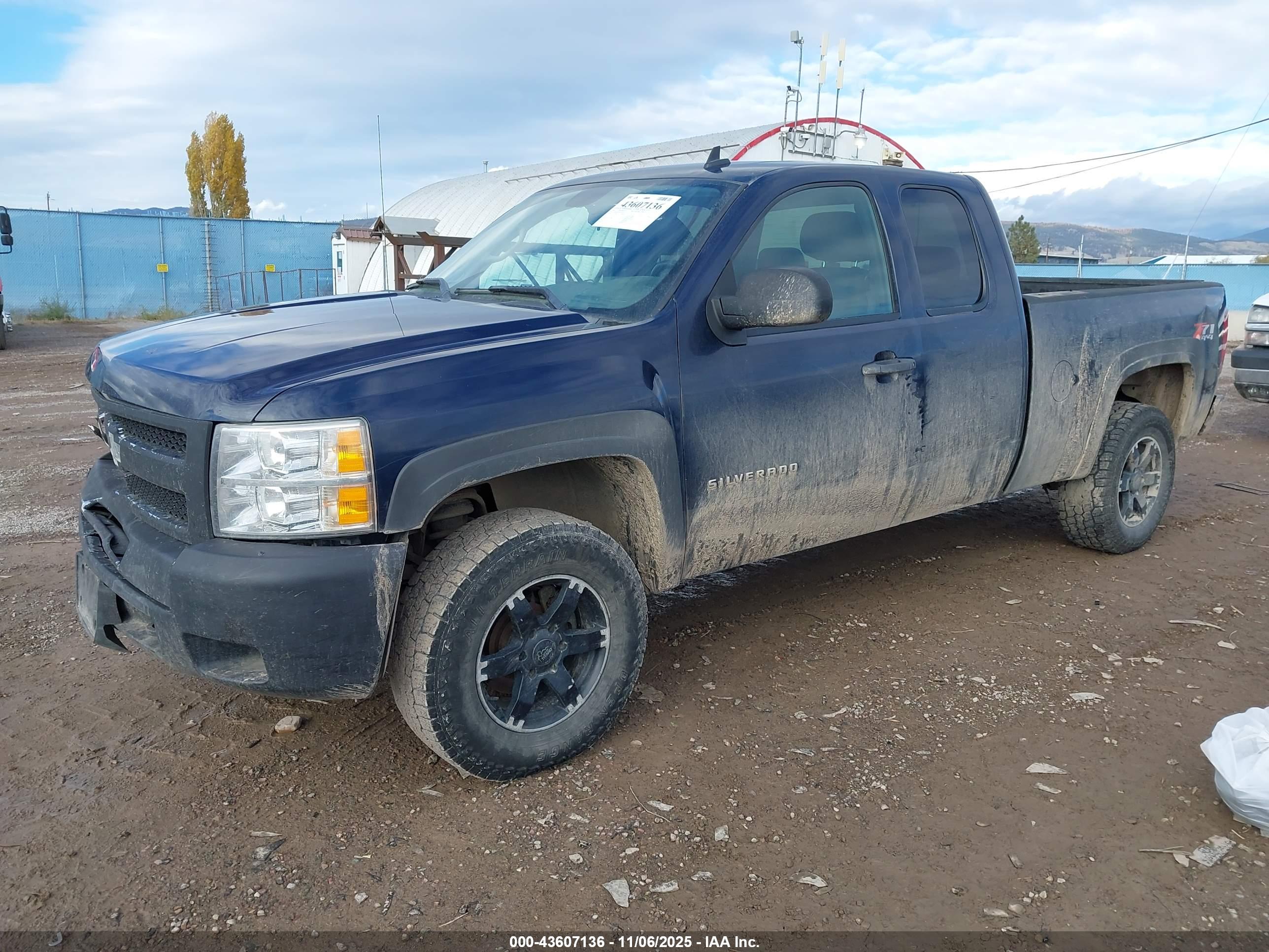 CHEVROLET SILVERADO image 2