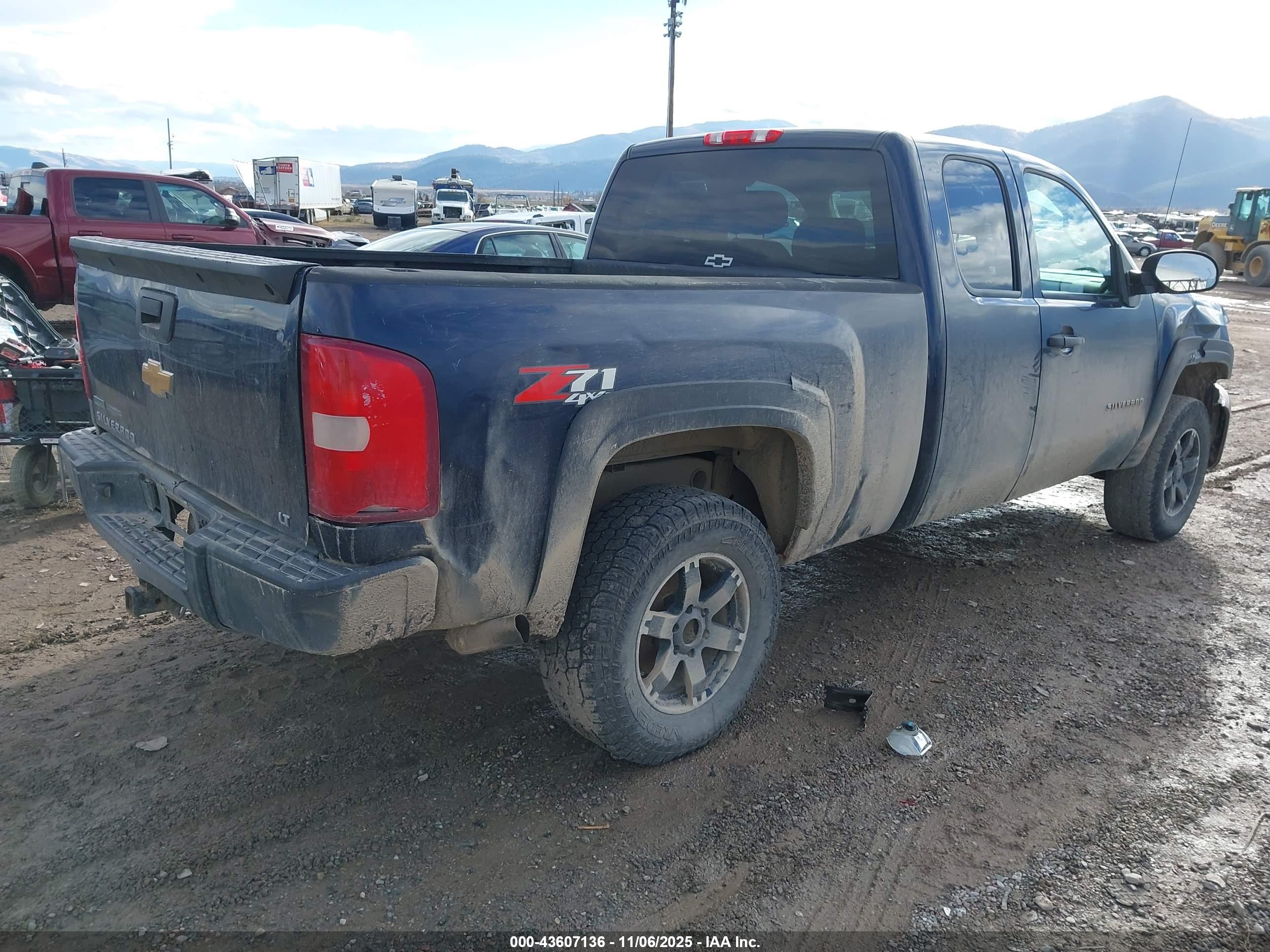 CHEVROLET SILVERADO image 4