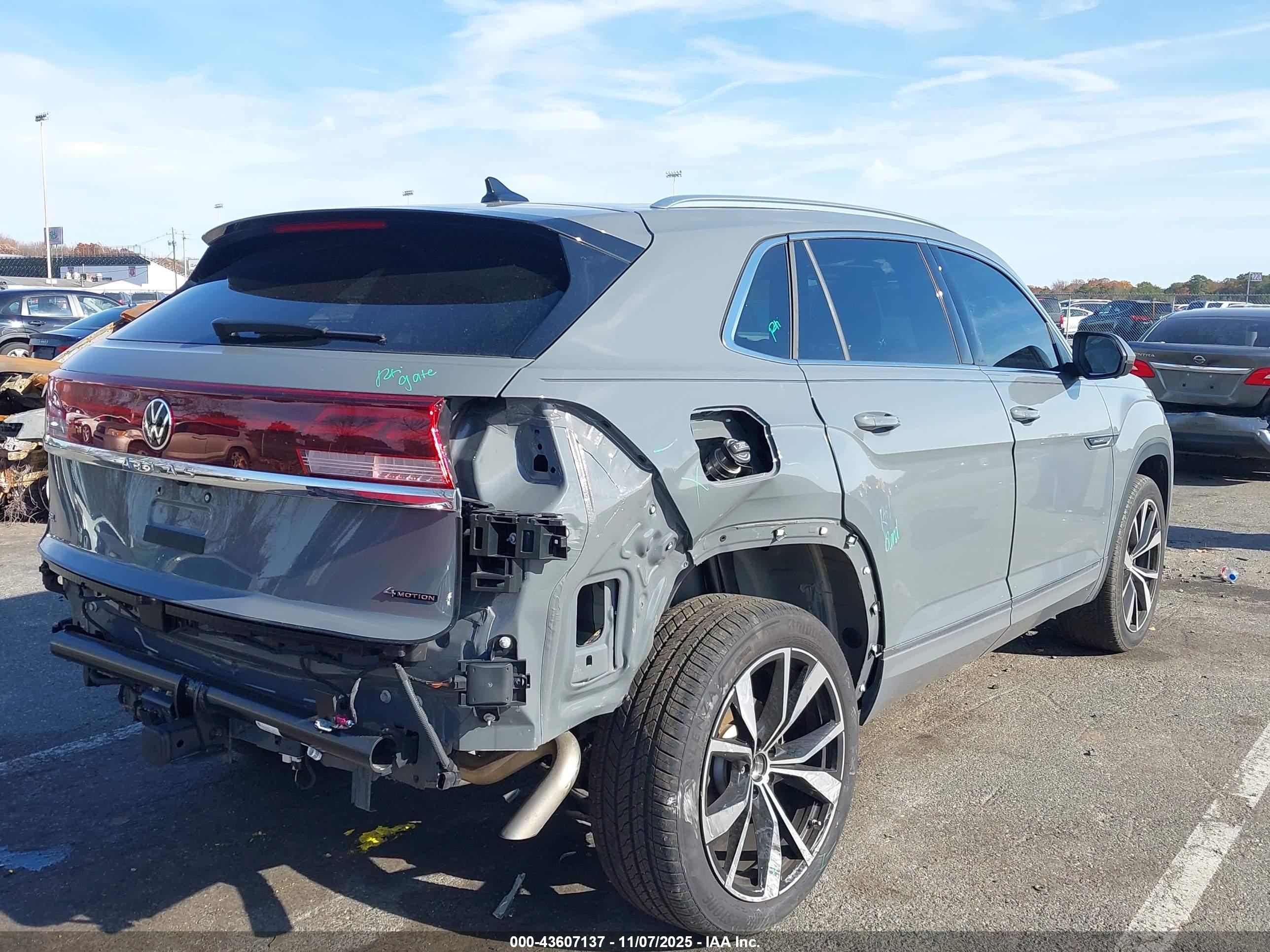 VOLKSWAGEN ATLAS image 4
