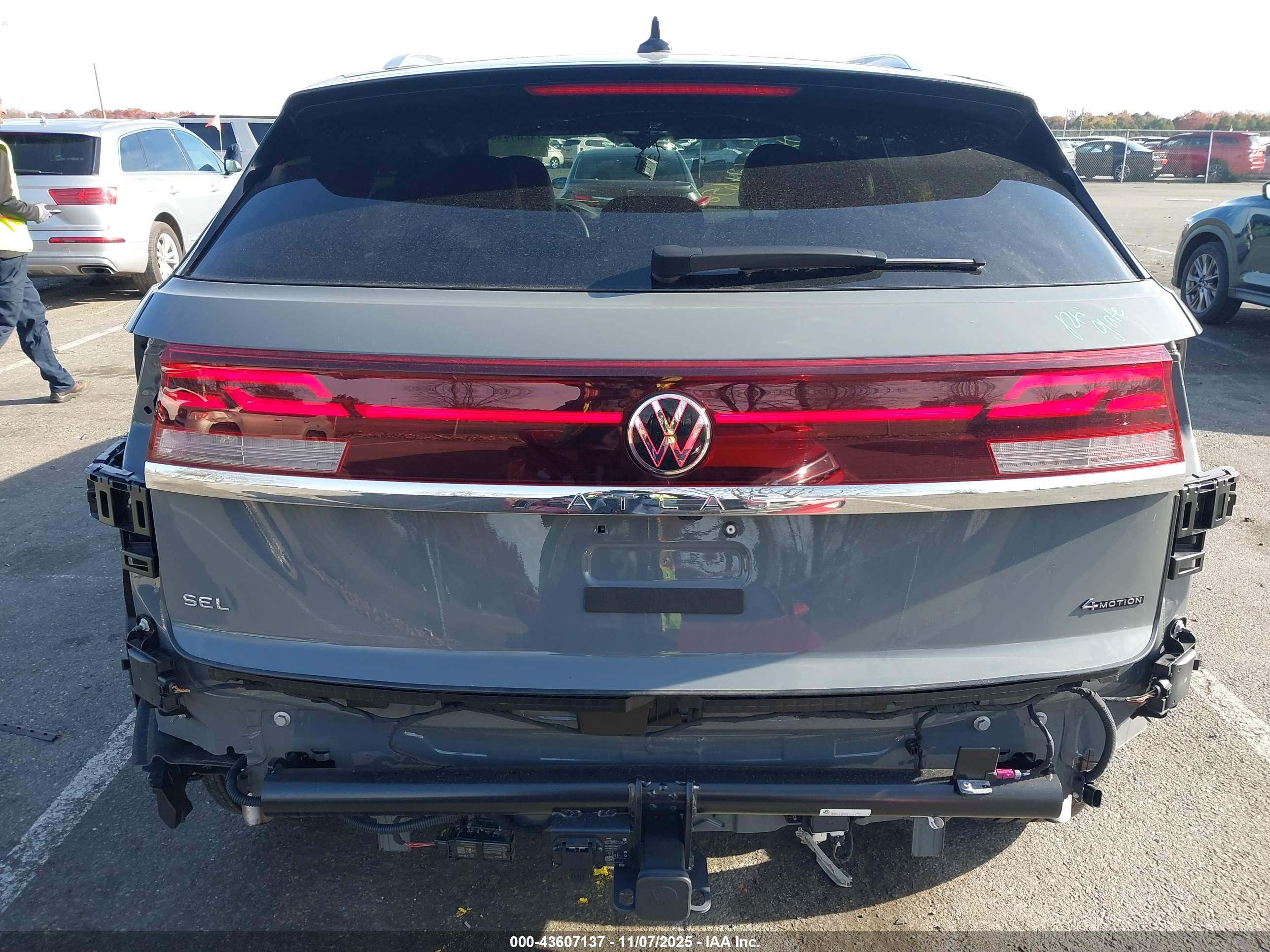 VOLKSWAGEN ATLAS image 6