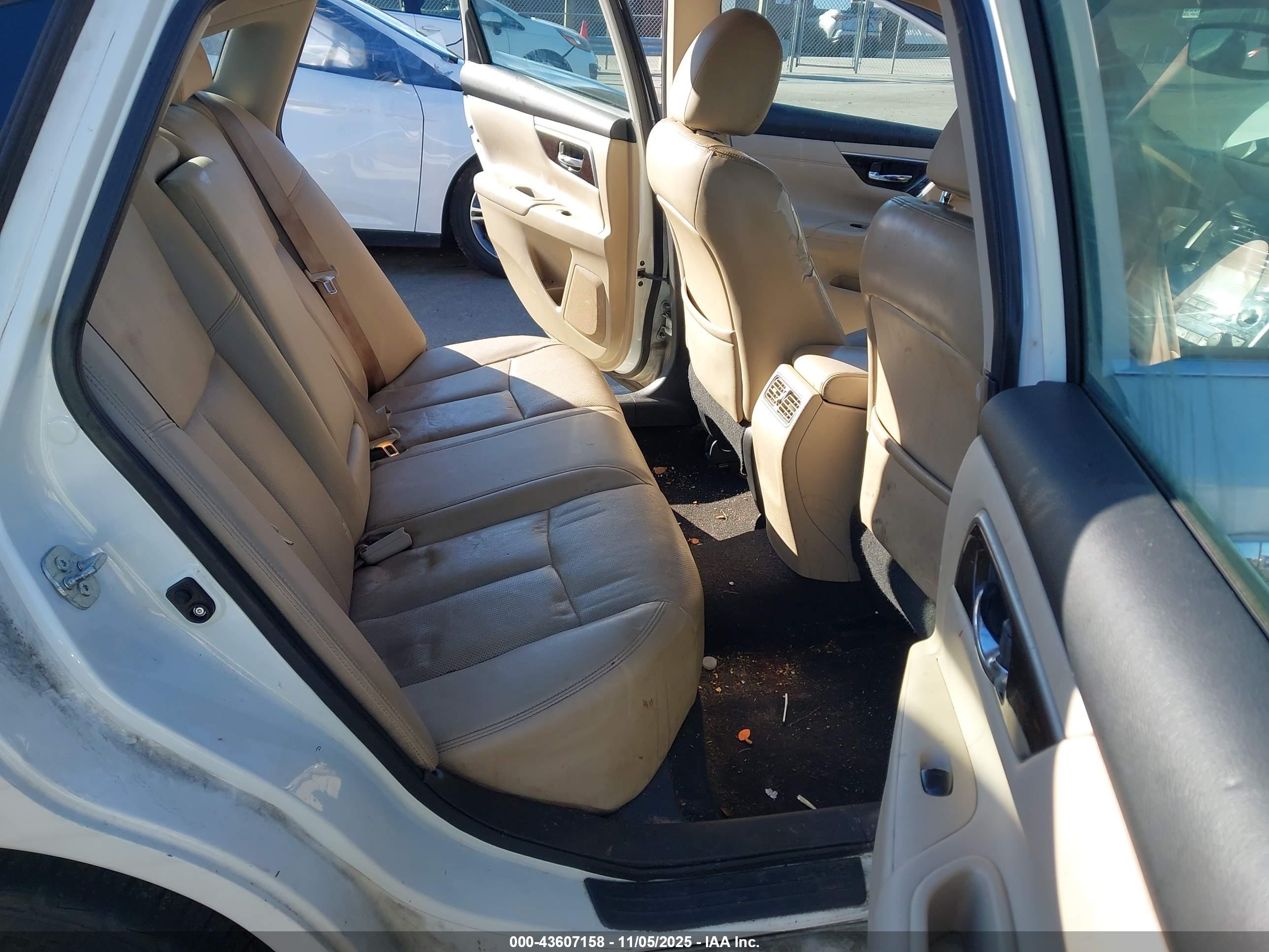 NISSAN ALTIMA image 8