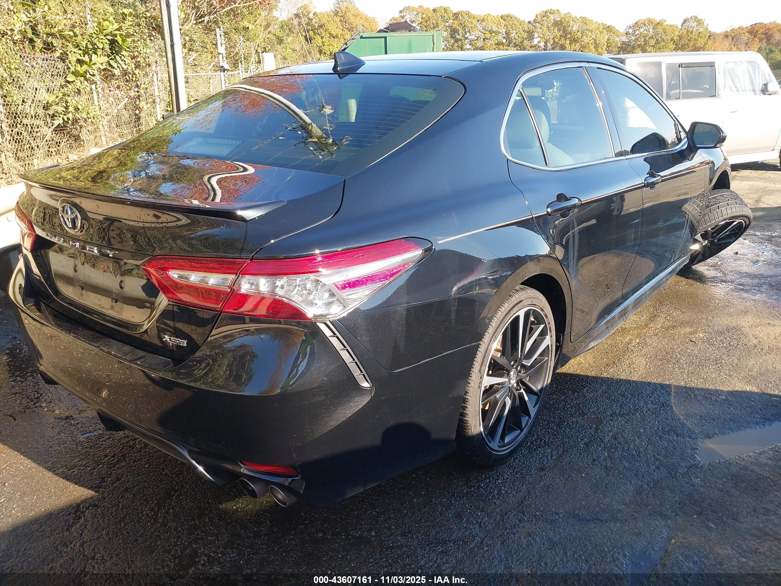 TOYOTA CAMRY image 4