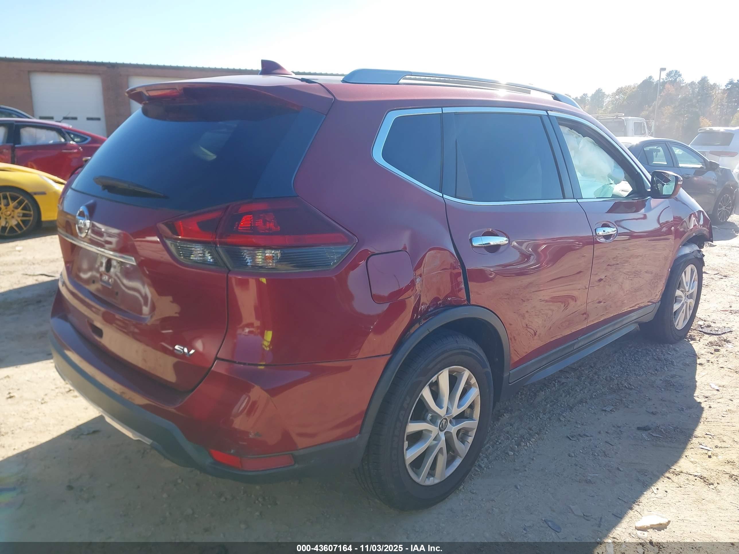 NISSAN ROGUE image 4