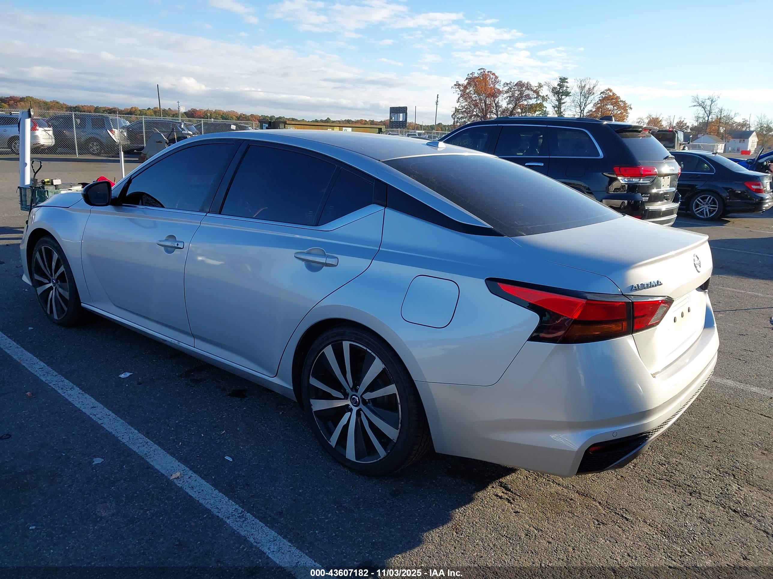 NISSAN ALTIMA image 3