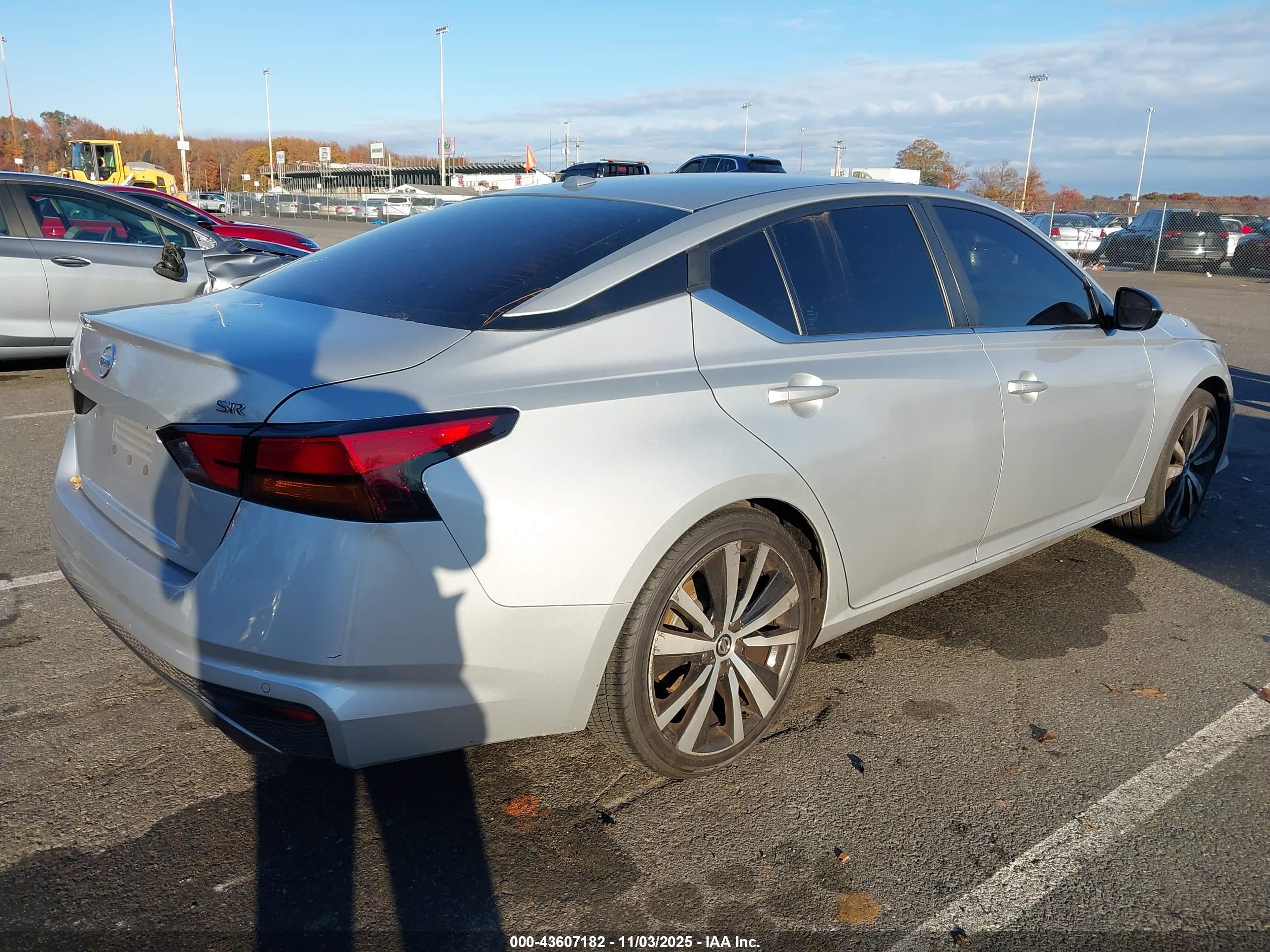NISSAN ALTIMA image 4