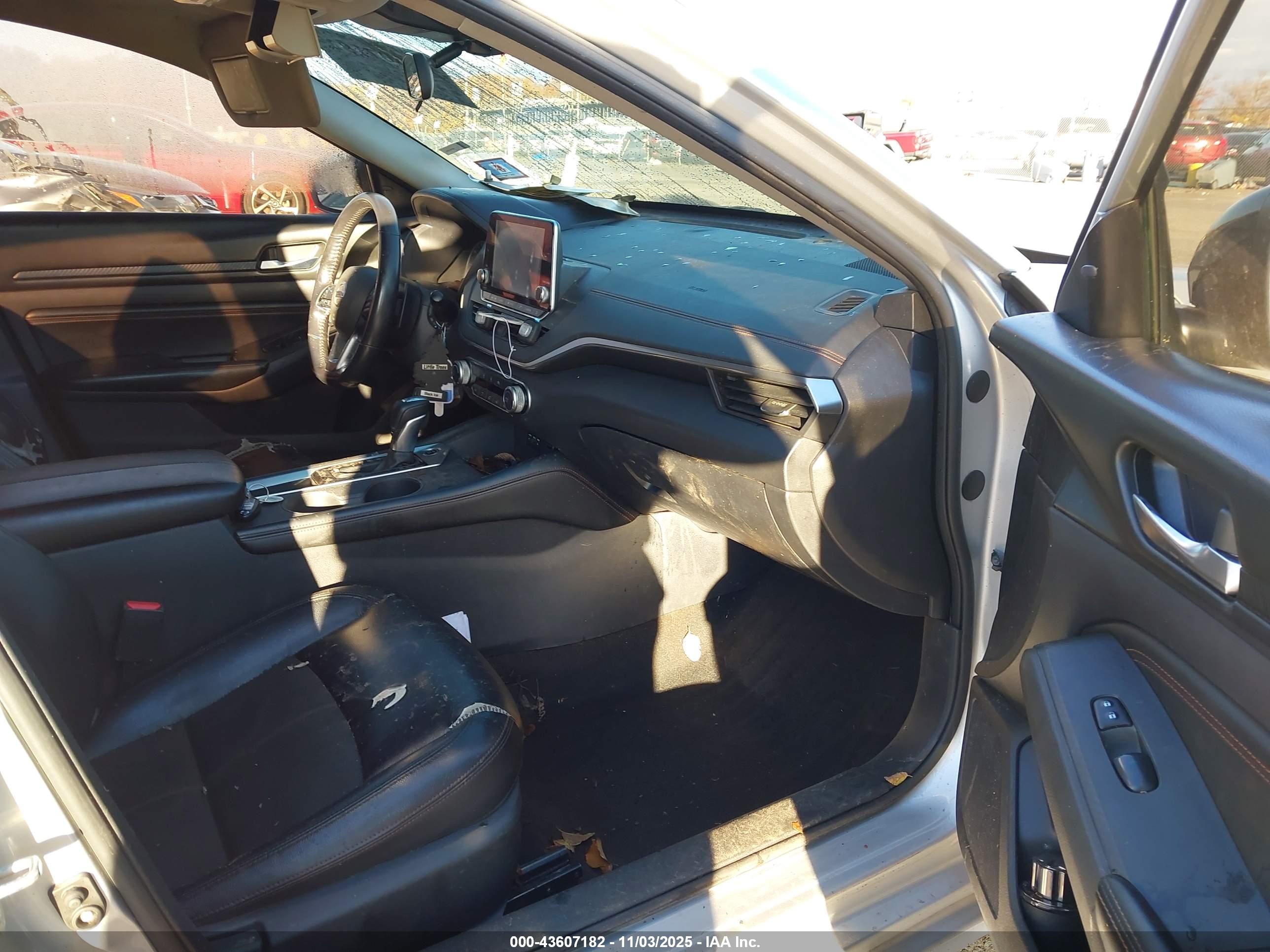 NISSAN ALTIMA image 5
