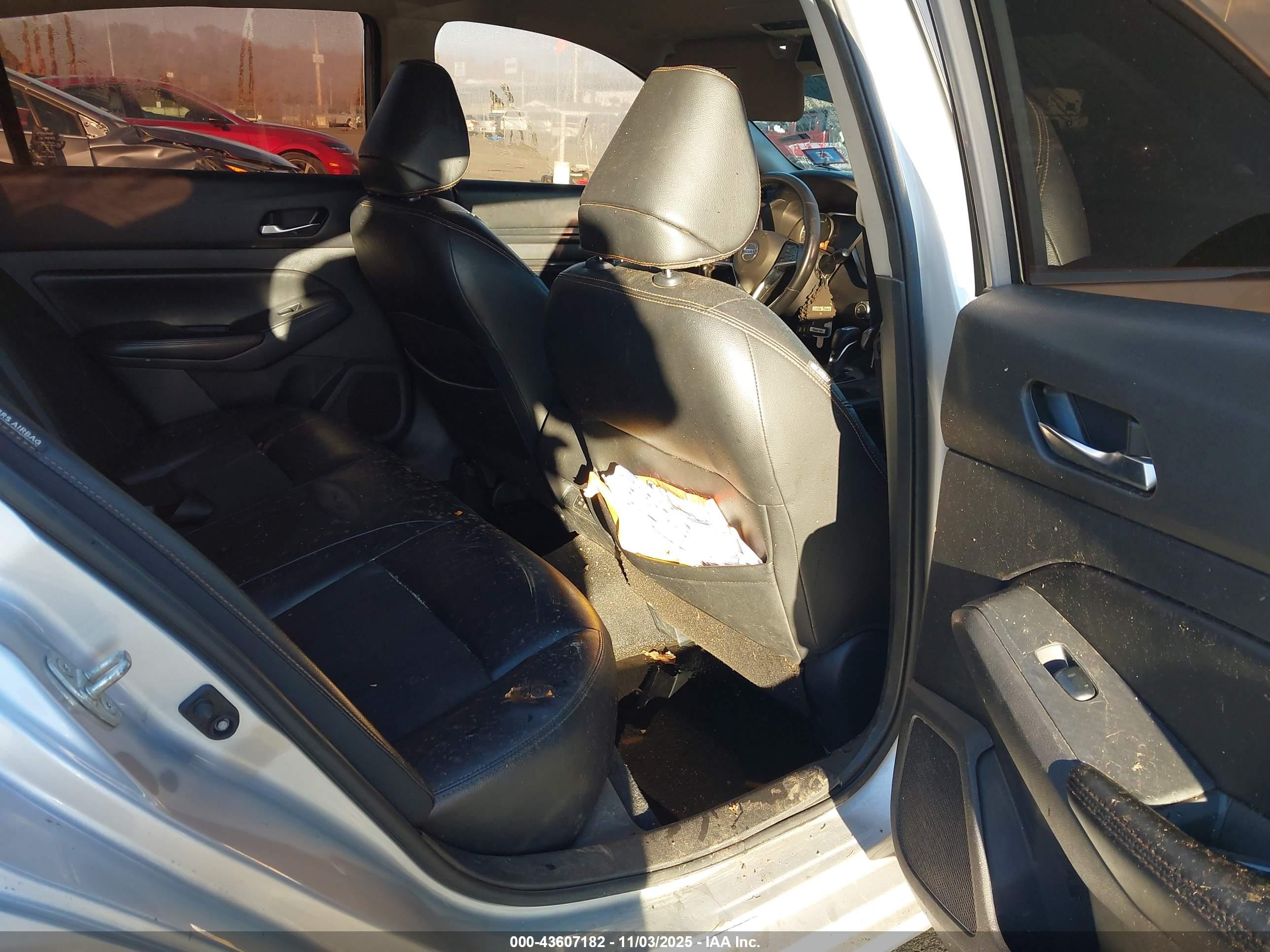 NISSAN ALTIMA image 8