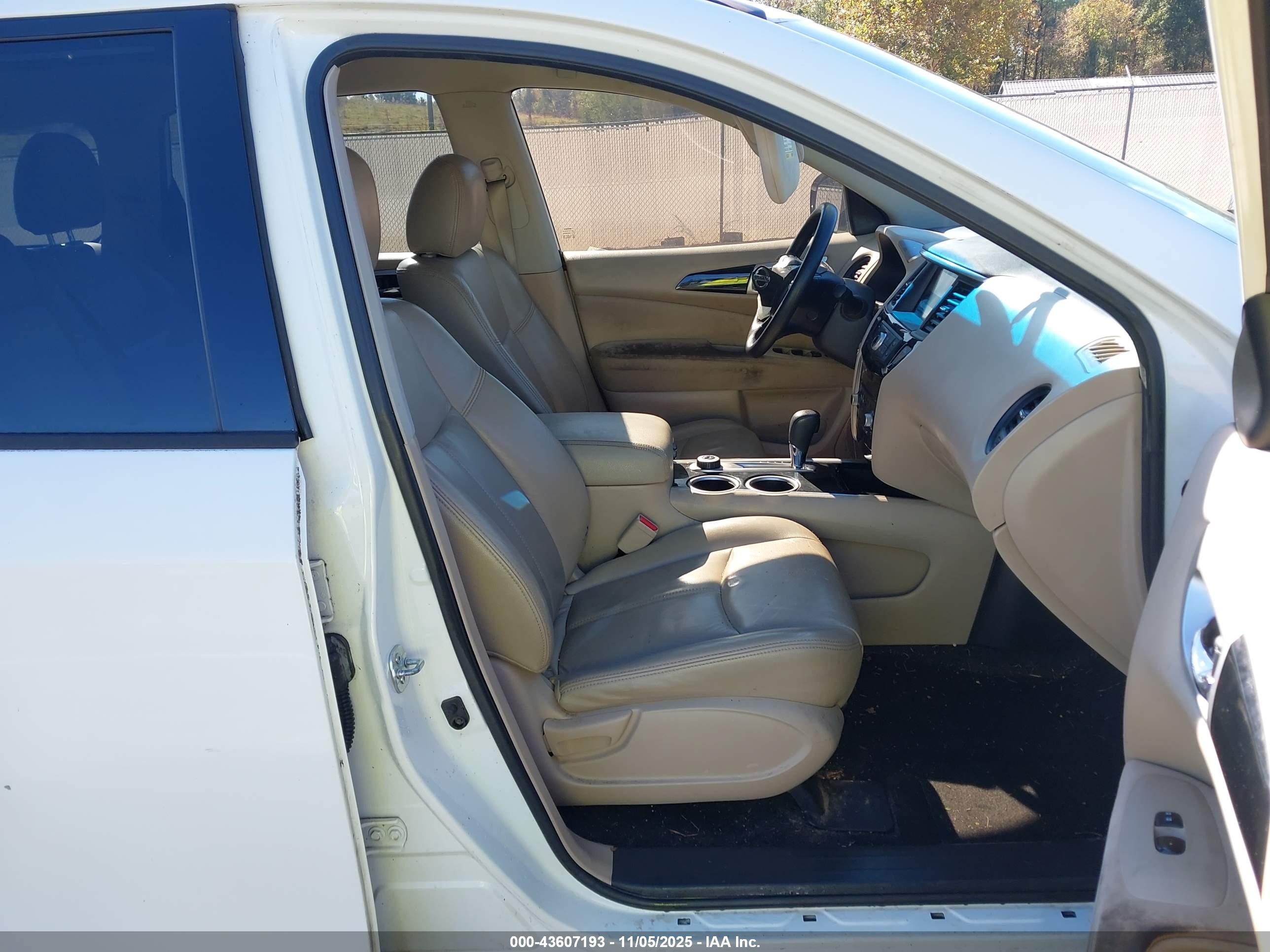 NISSAN PATHFINDER image 5