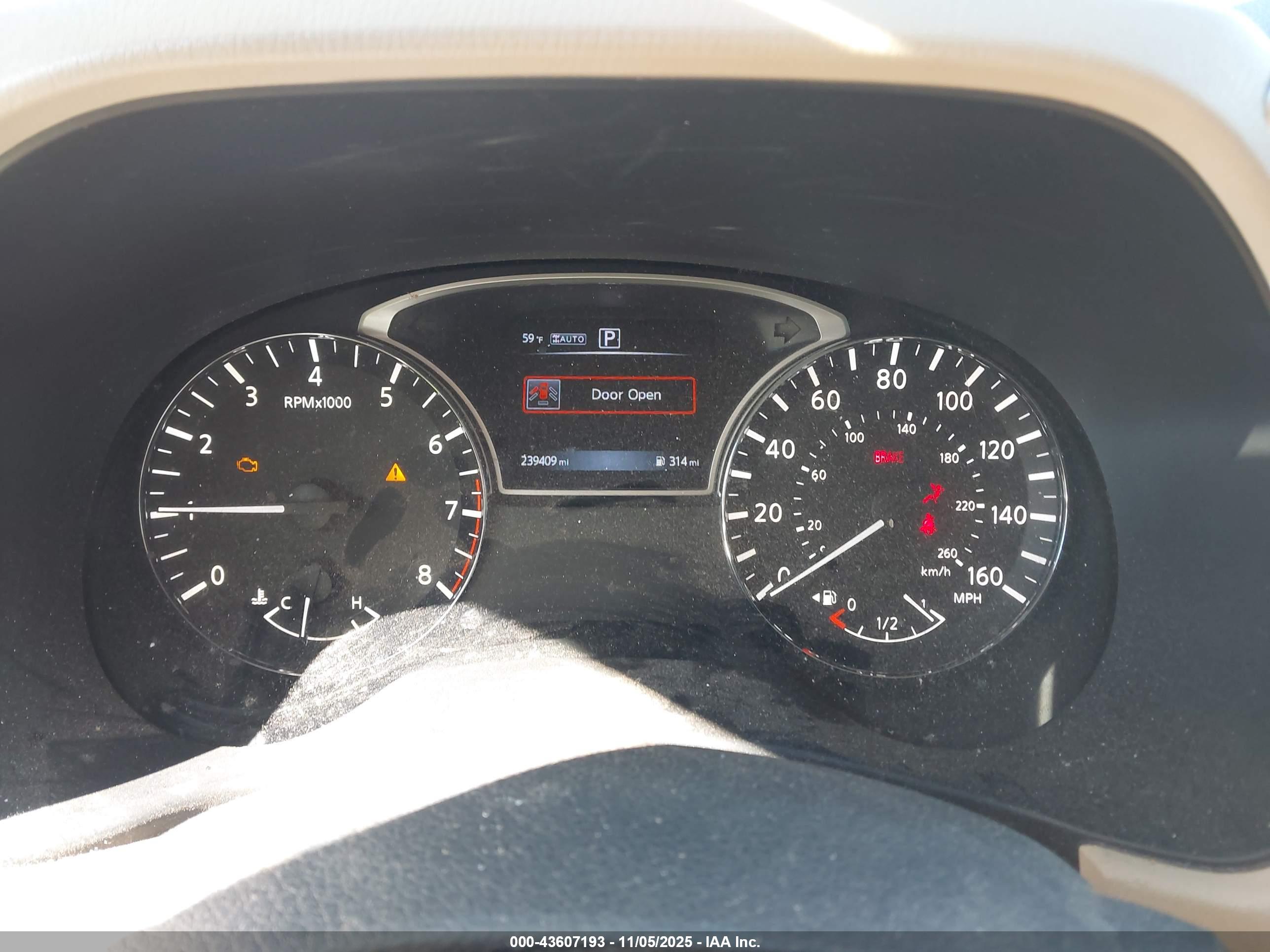NISSAN PATHFINDER image 7