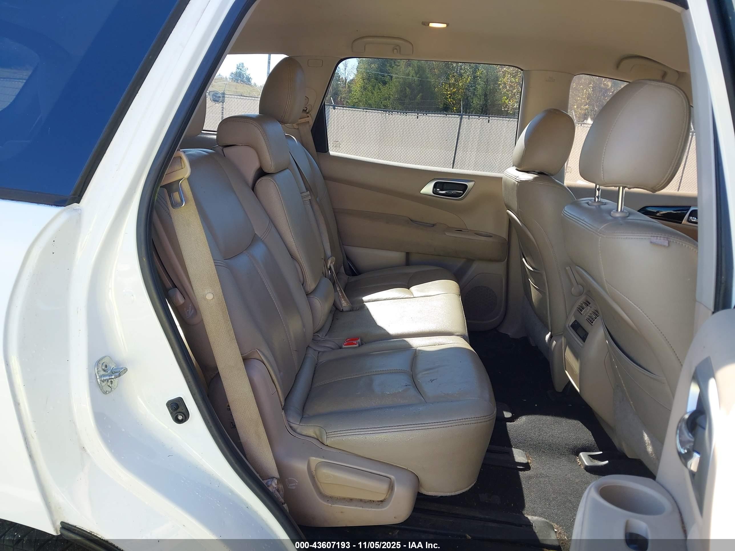 NISSAN PATHFINDER image 8