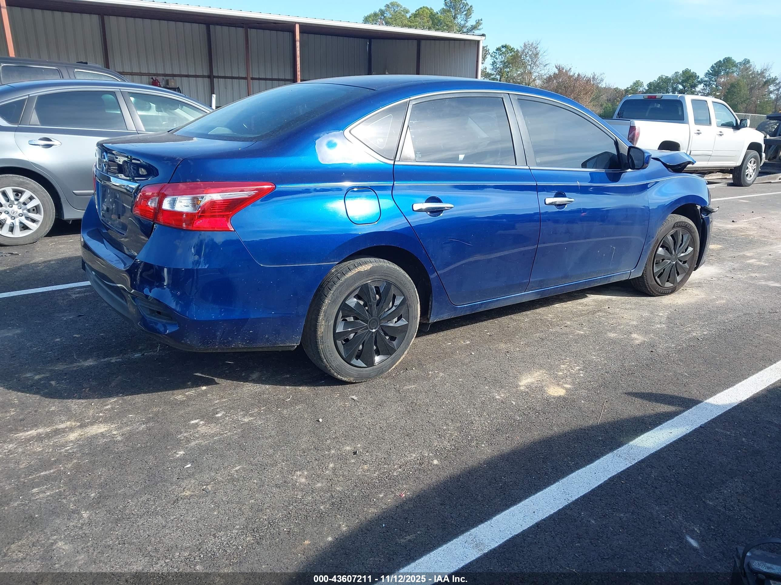 NISSAN SENTRA image 4