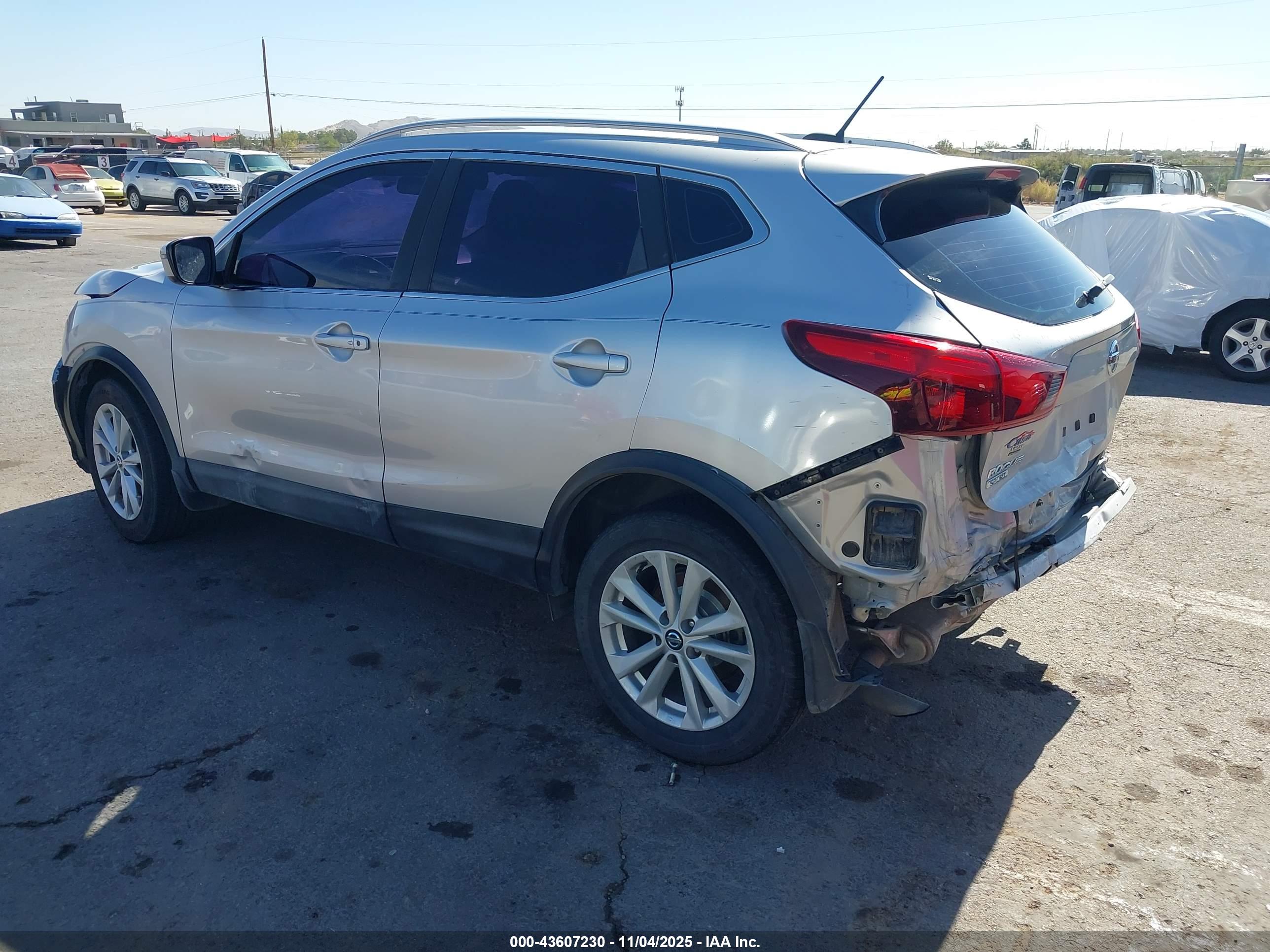 NISSAN ROGUE image 3