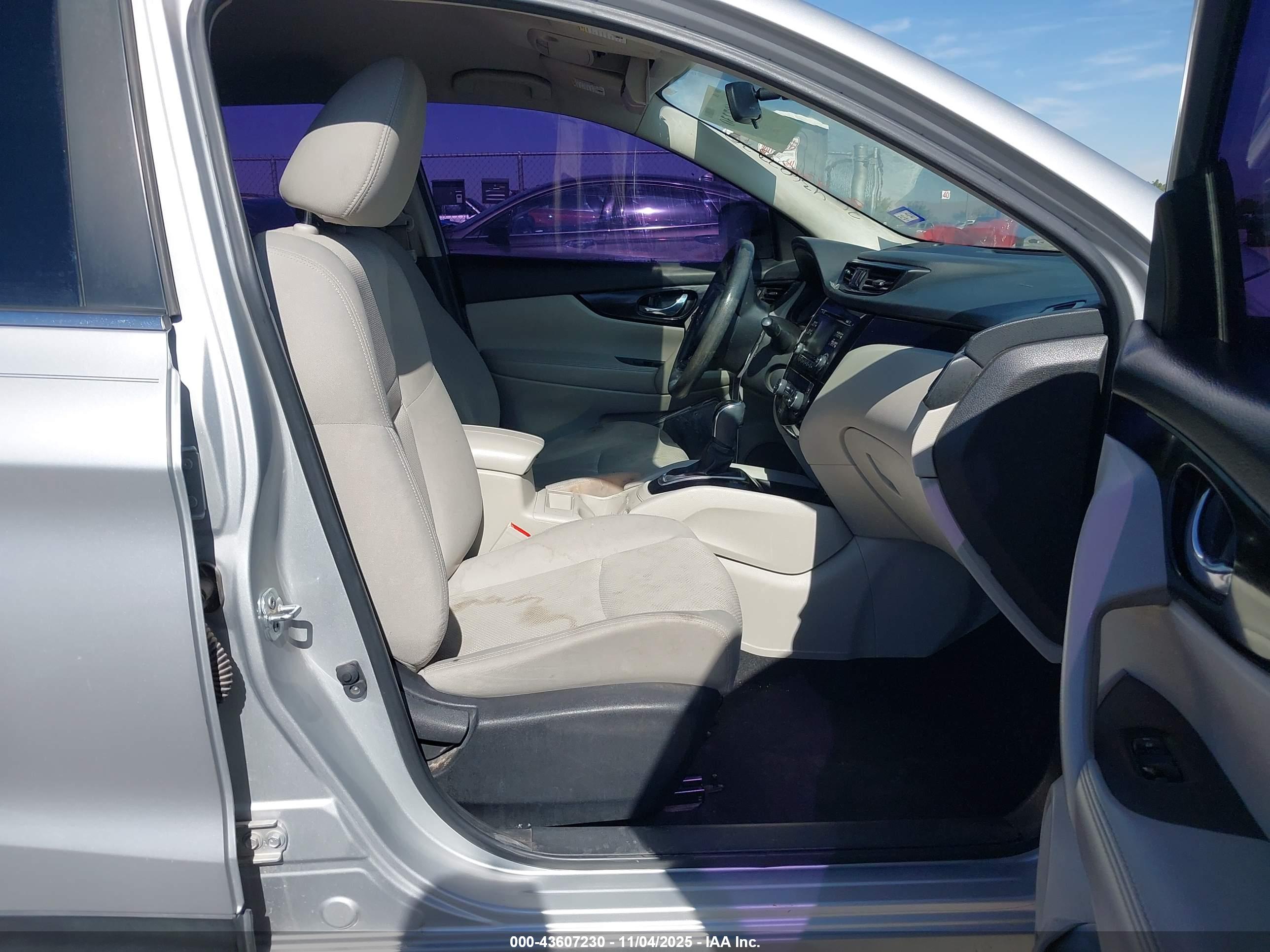 NISSAN ROGUE image 5