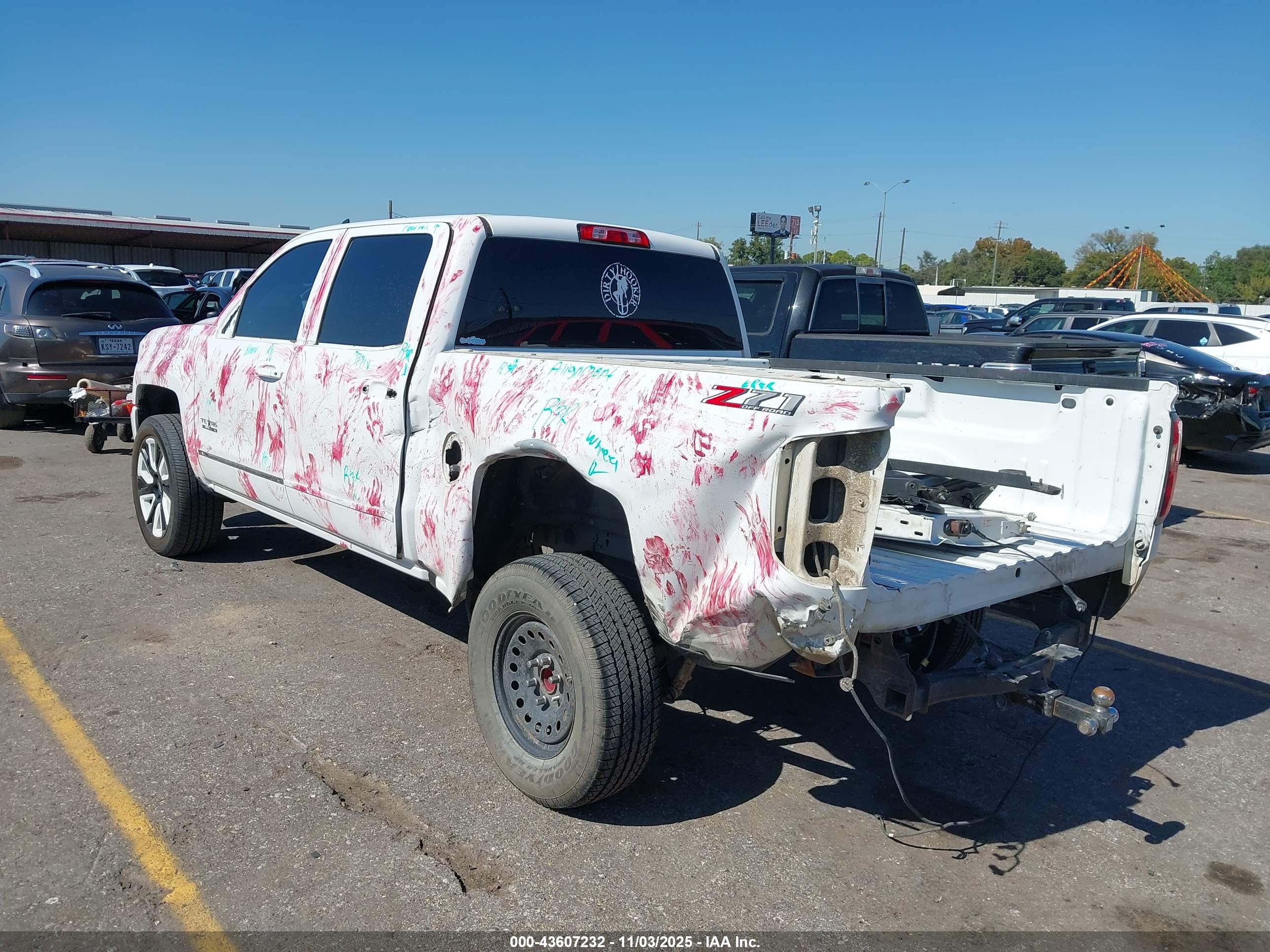 CHEVROLET SILVERADO image 3