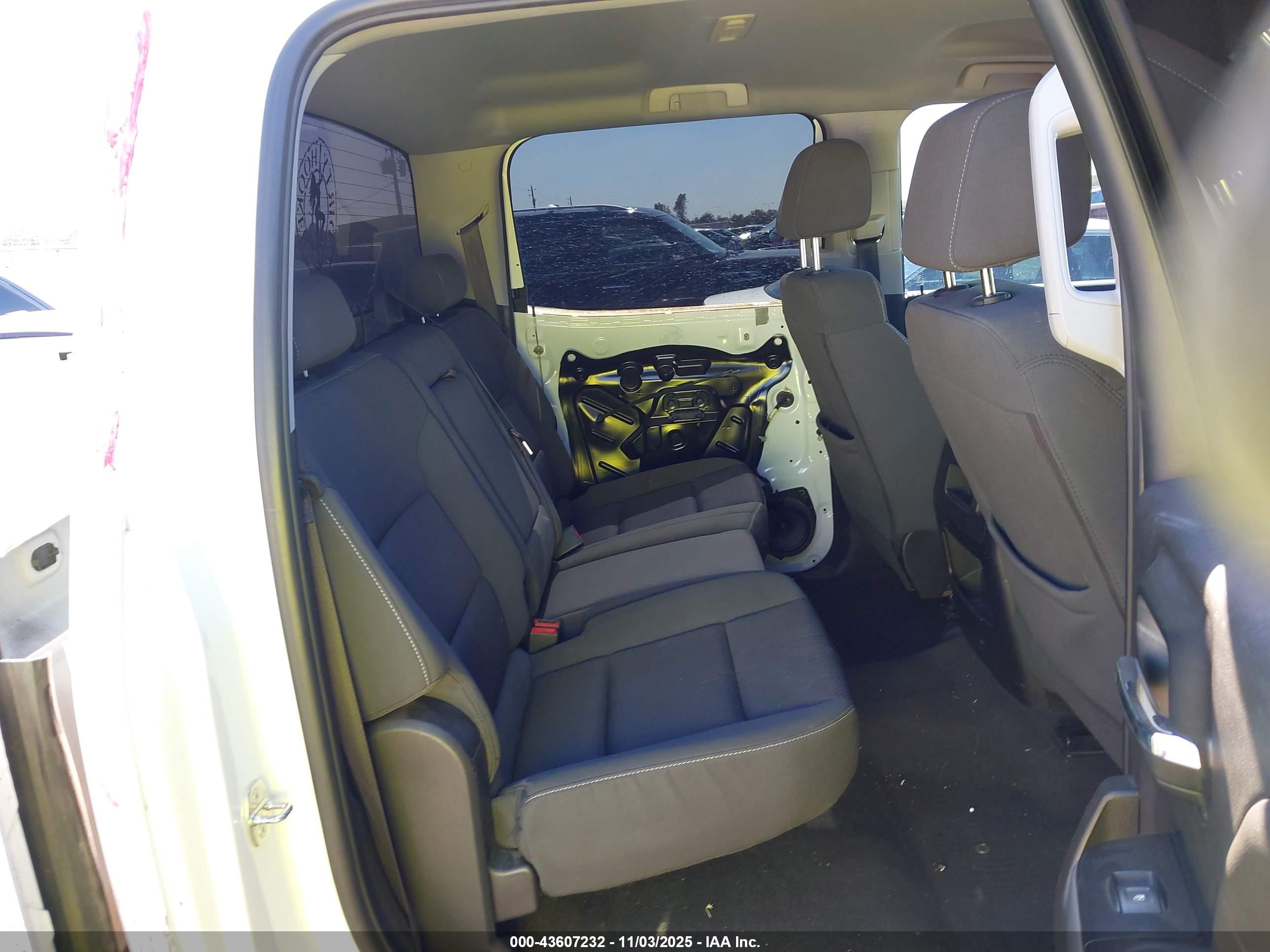 CHEVROLET SILVERADO image 8