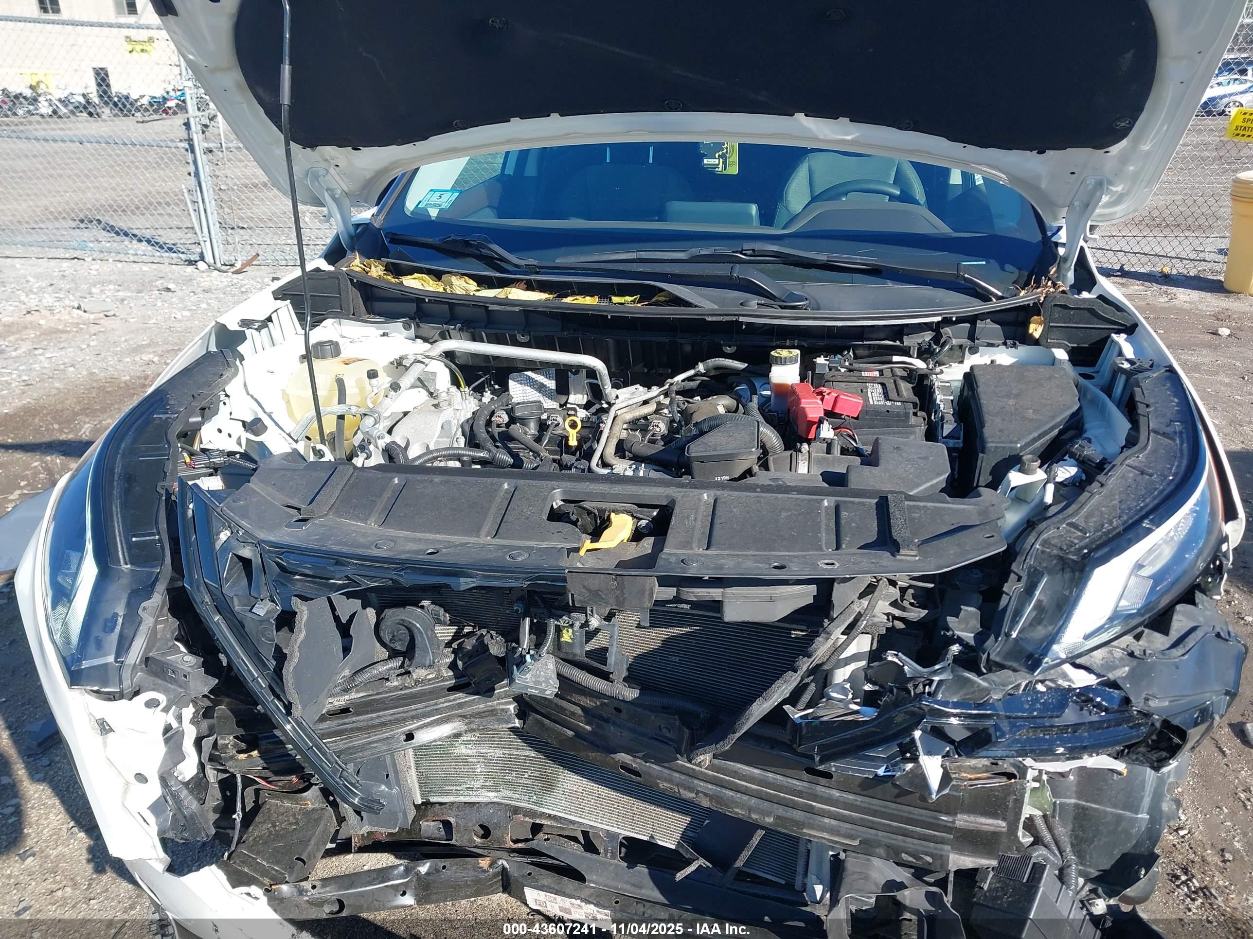 NISSAN ROGUE image 10