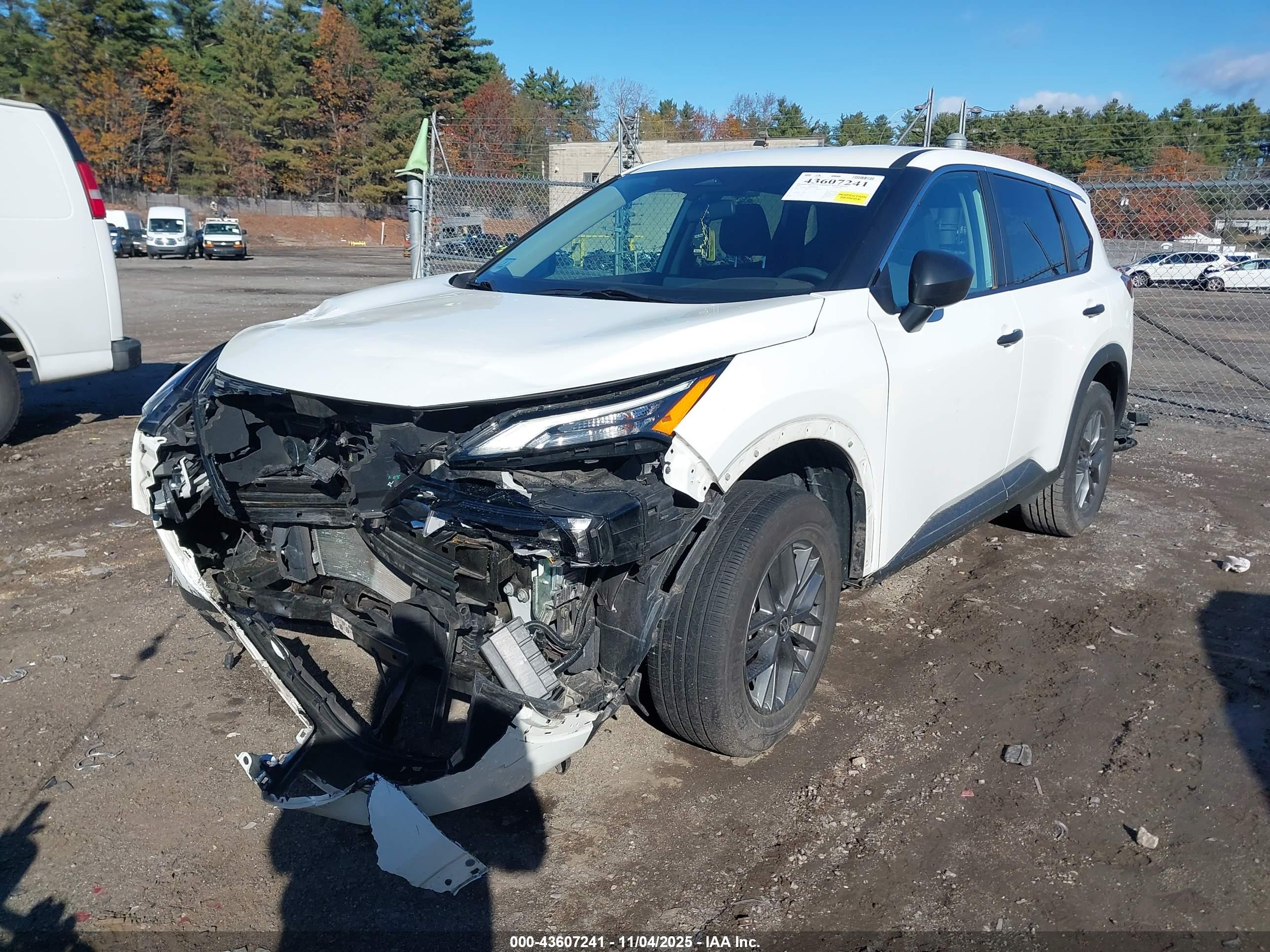 NISSAN ROGUE image 2