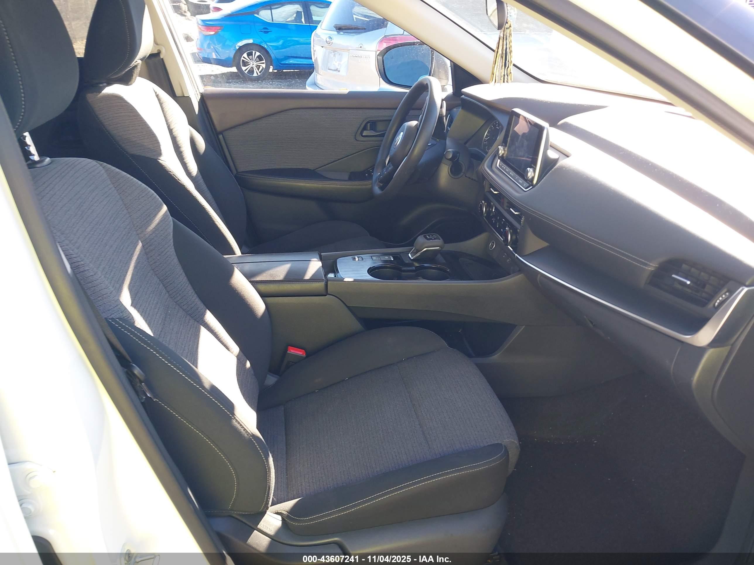NISSAN ROGUE image 5
