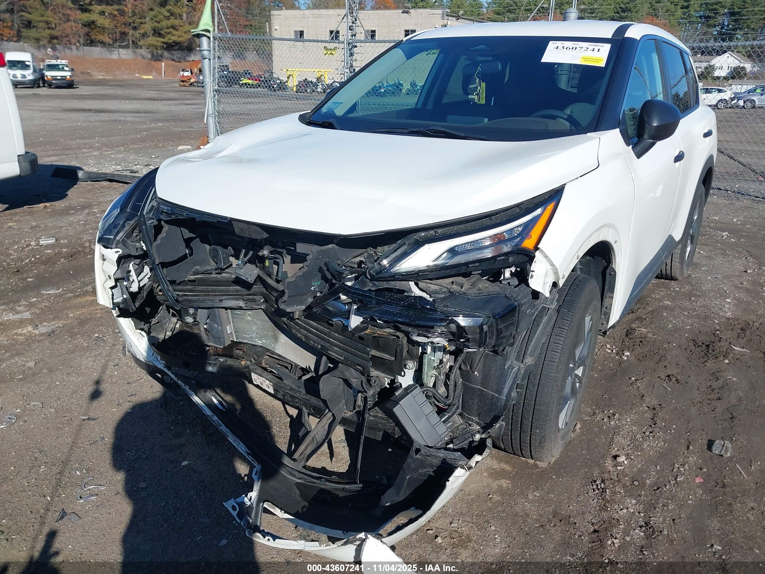 NISSAN ROGUE image 6