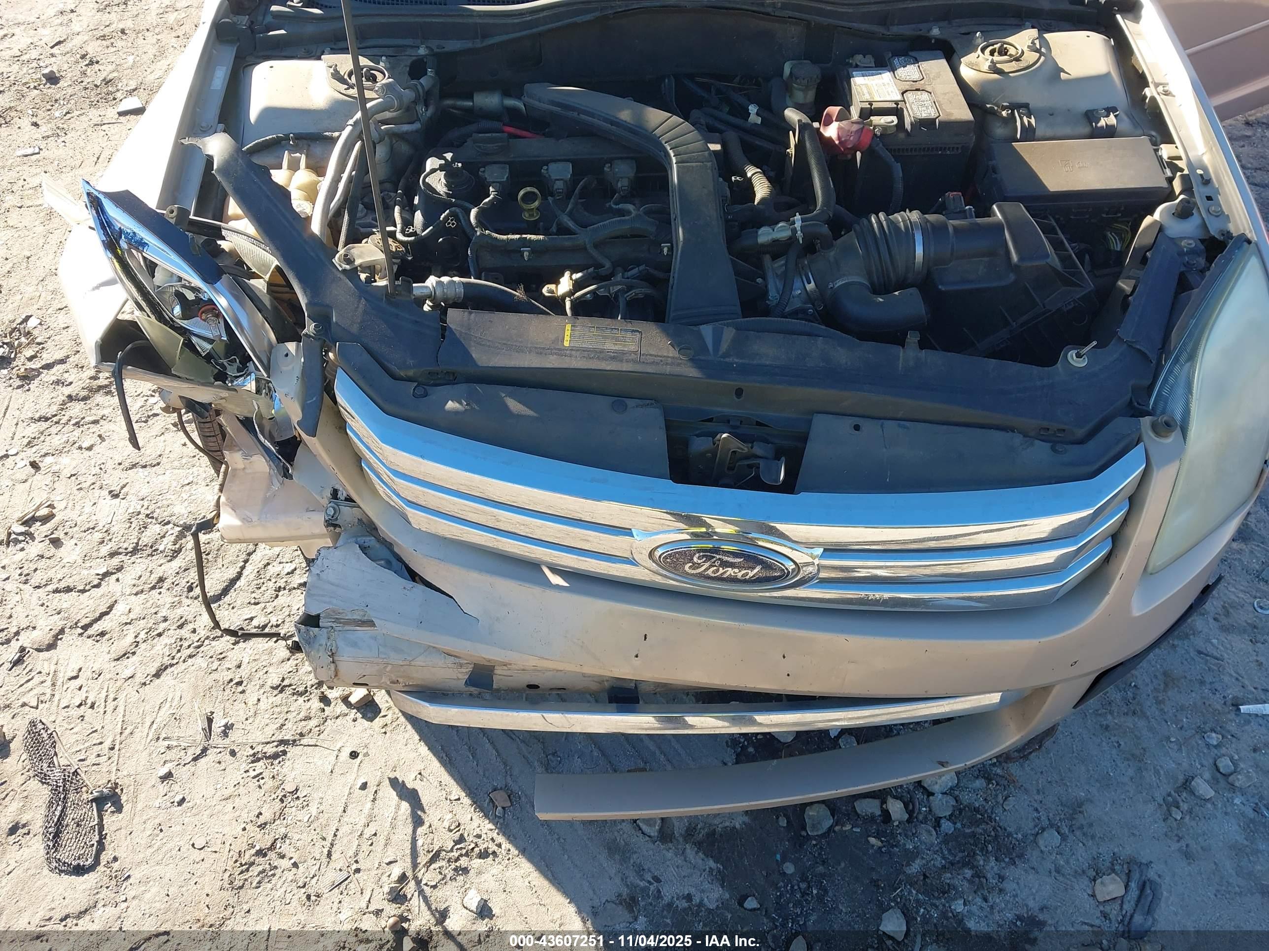 FORD FUSION image 10