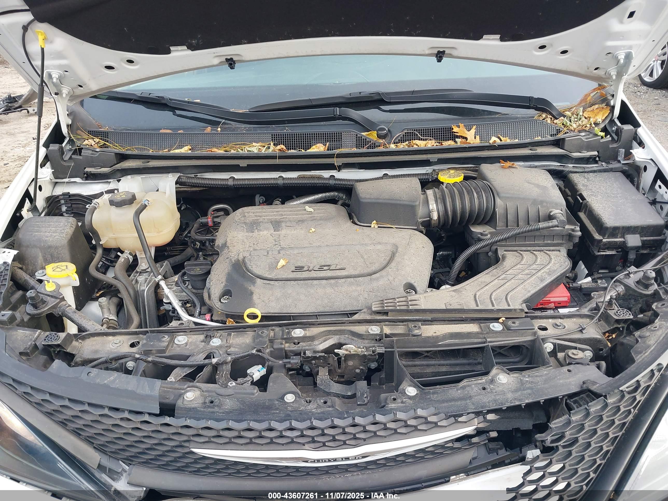 CHRYSLER VOYAGER image 10