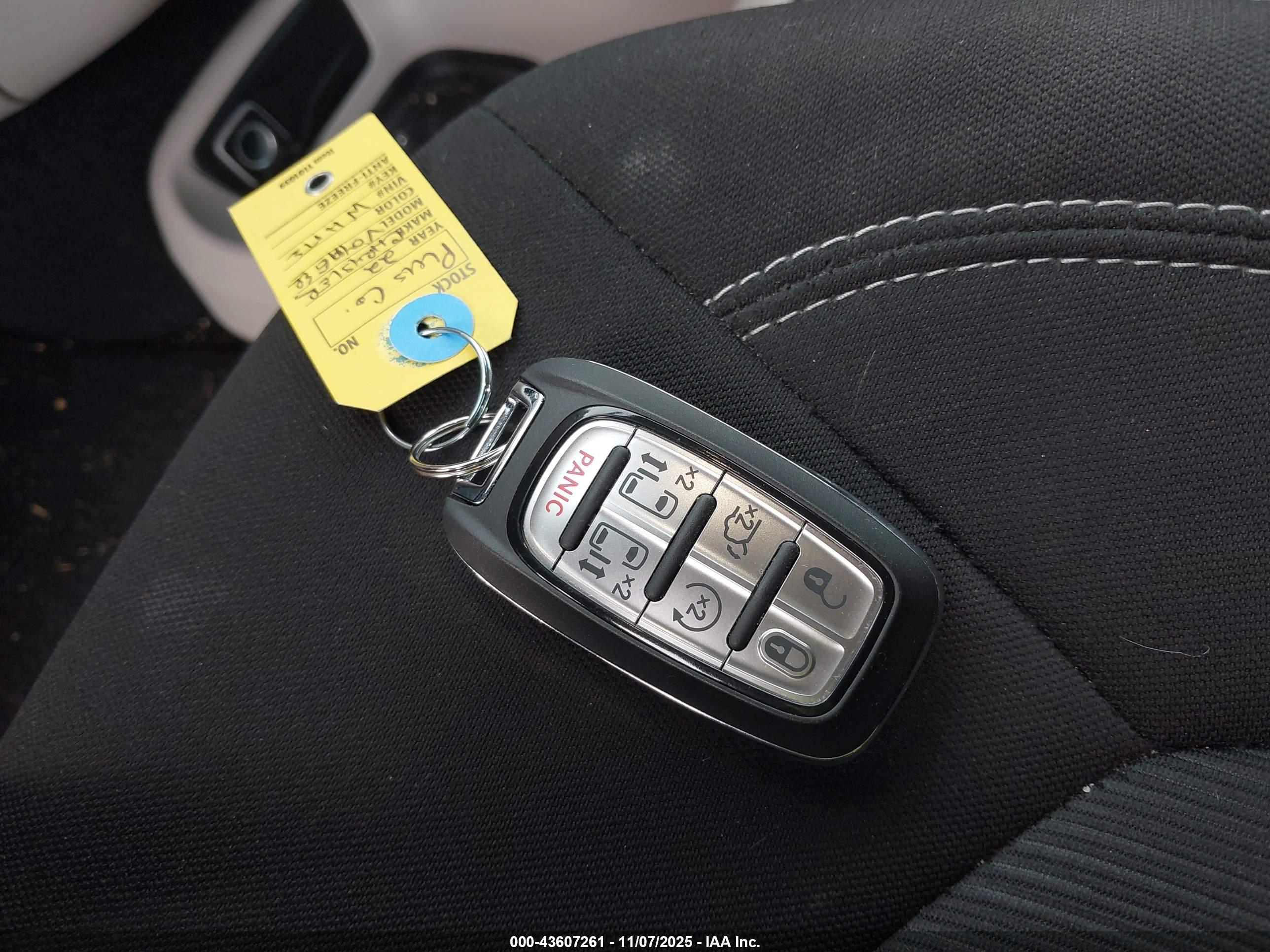 CHRYSLER VOYAGER image 11