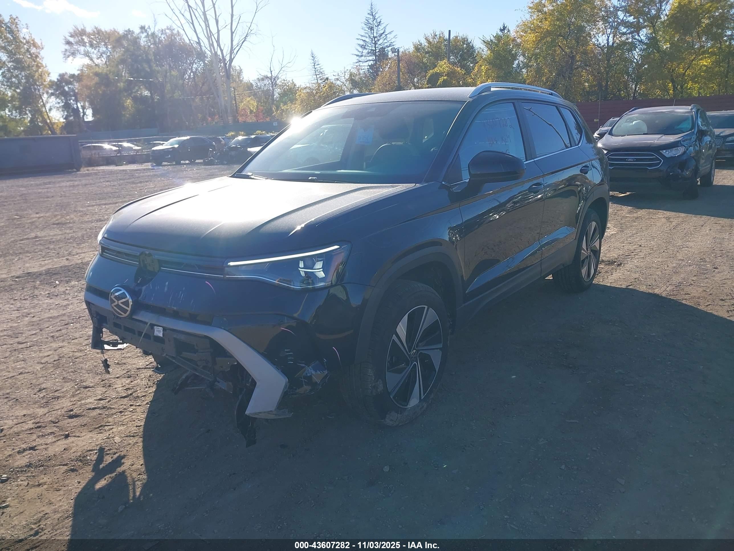 VOLKSWAGEN TAOS image 2