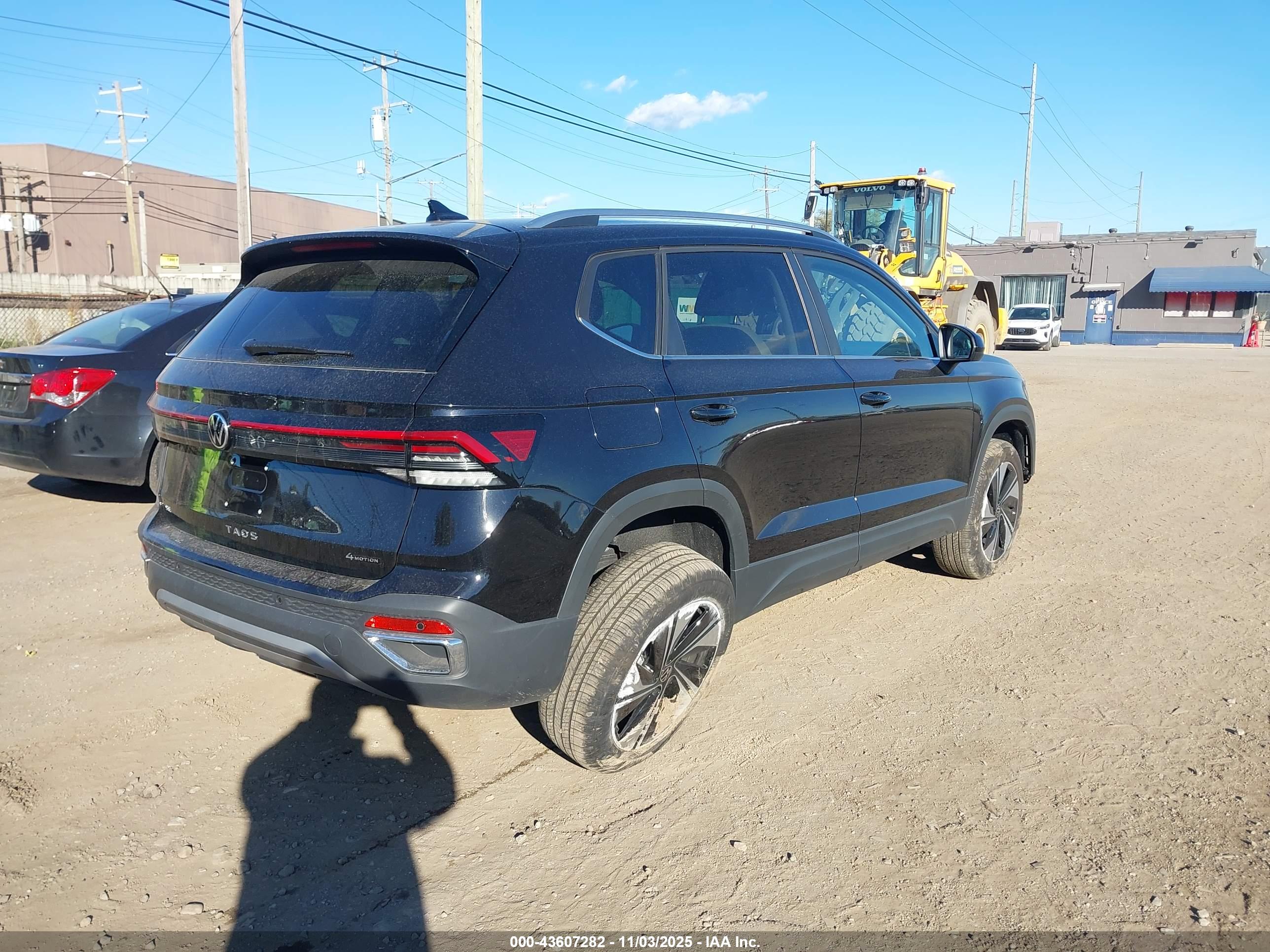 VOLKSWAGEN TAOS image 4