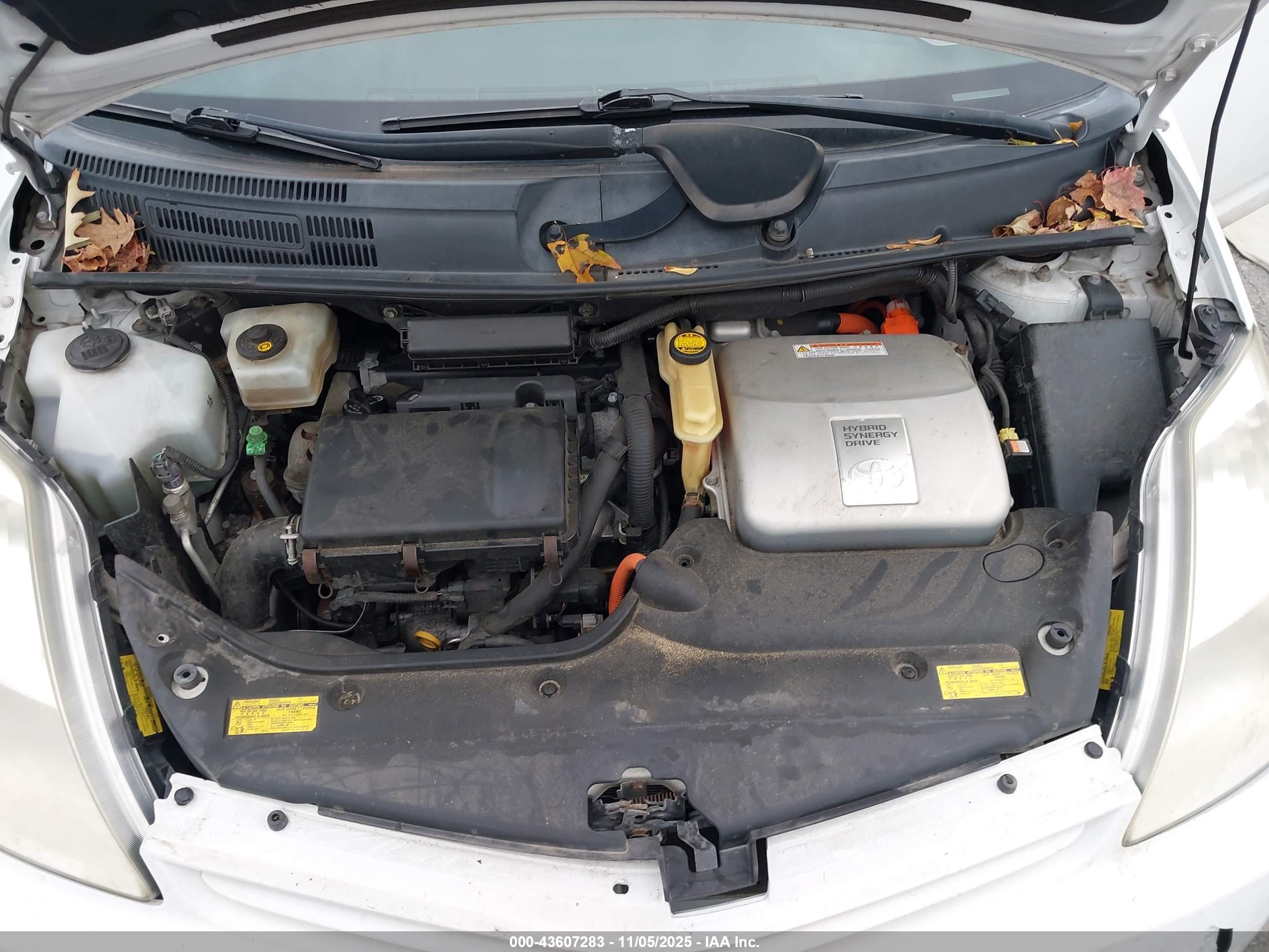 TOYOTA PRIUS image 10
