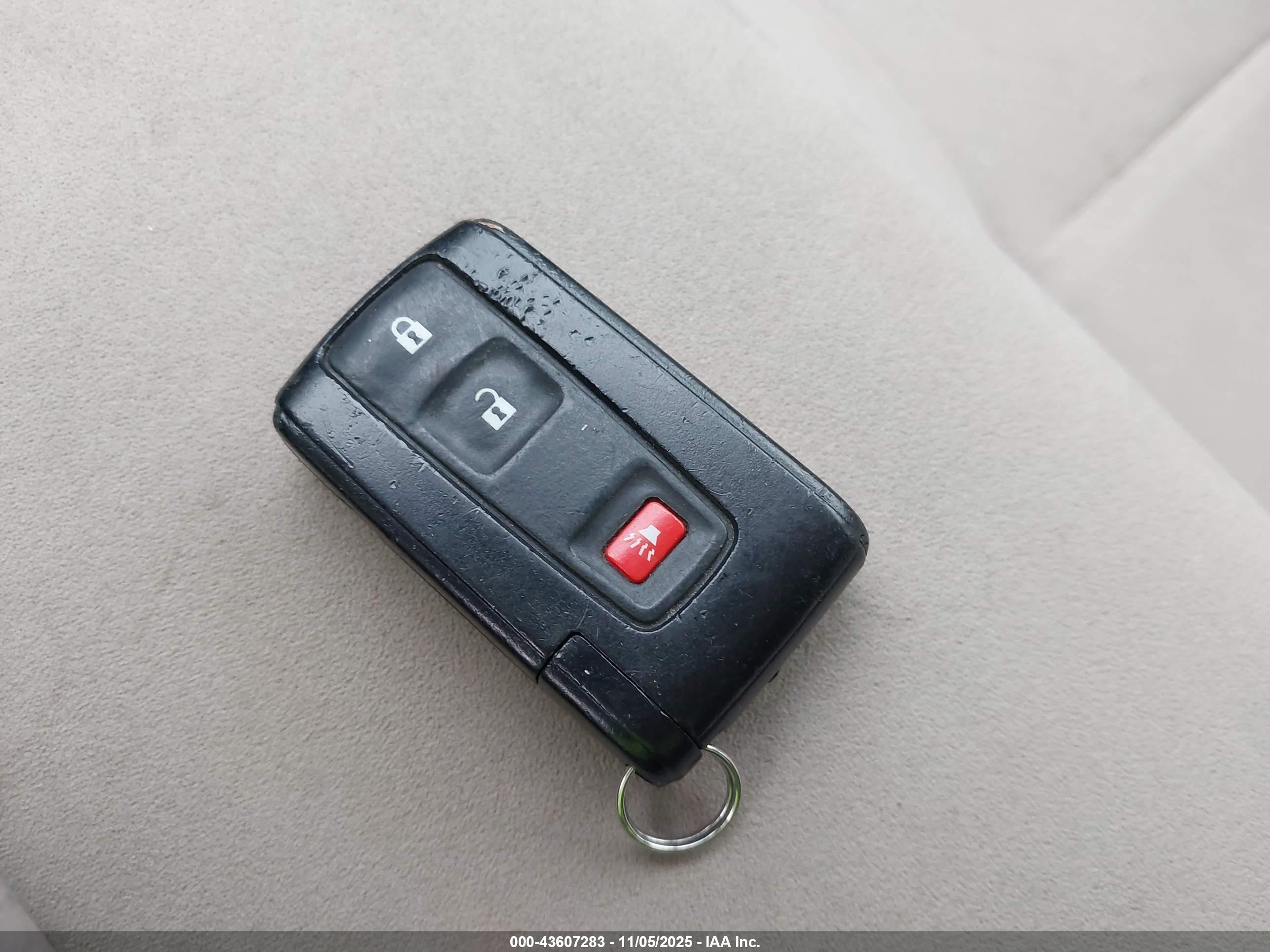 TOYOTA PRIUS image 11