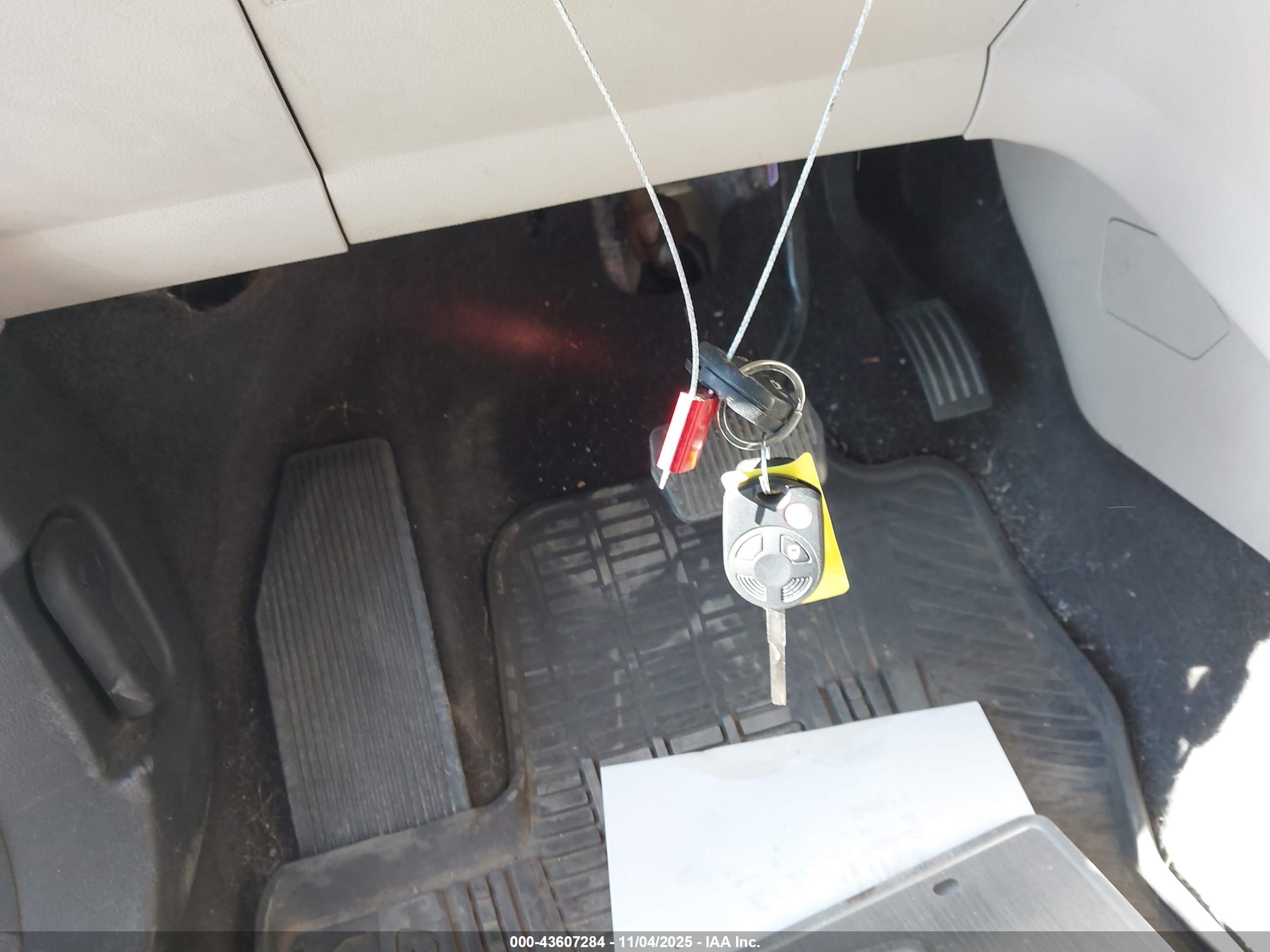 FORD ESCAPE image 11