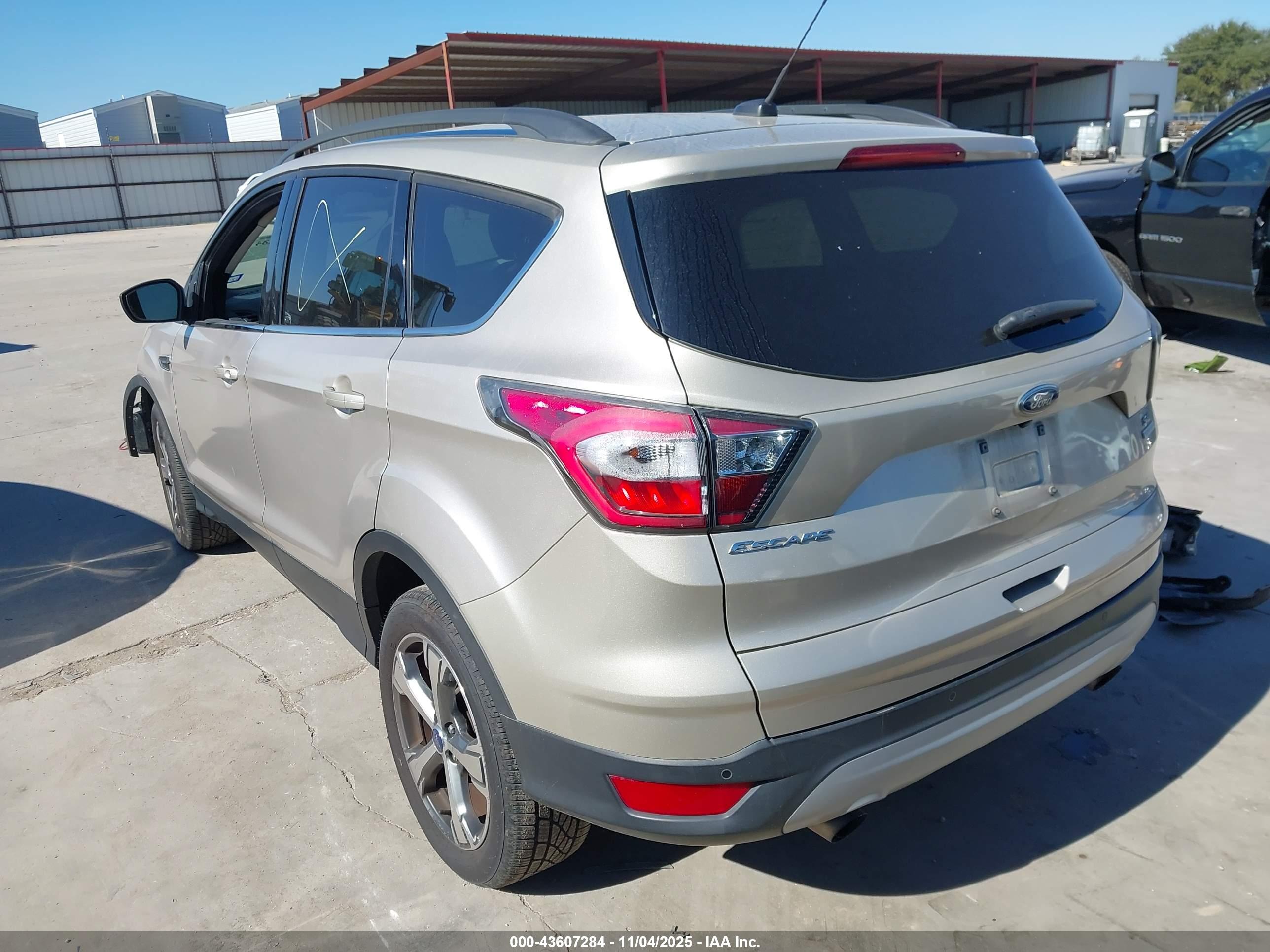 FORD ESCAPE image 3