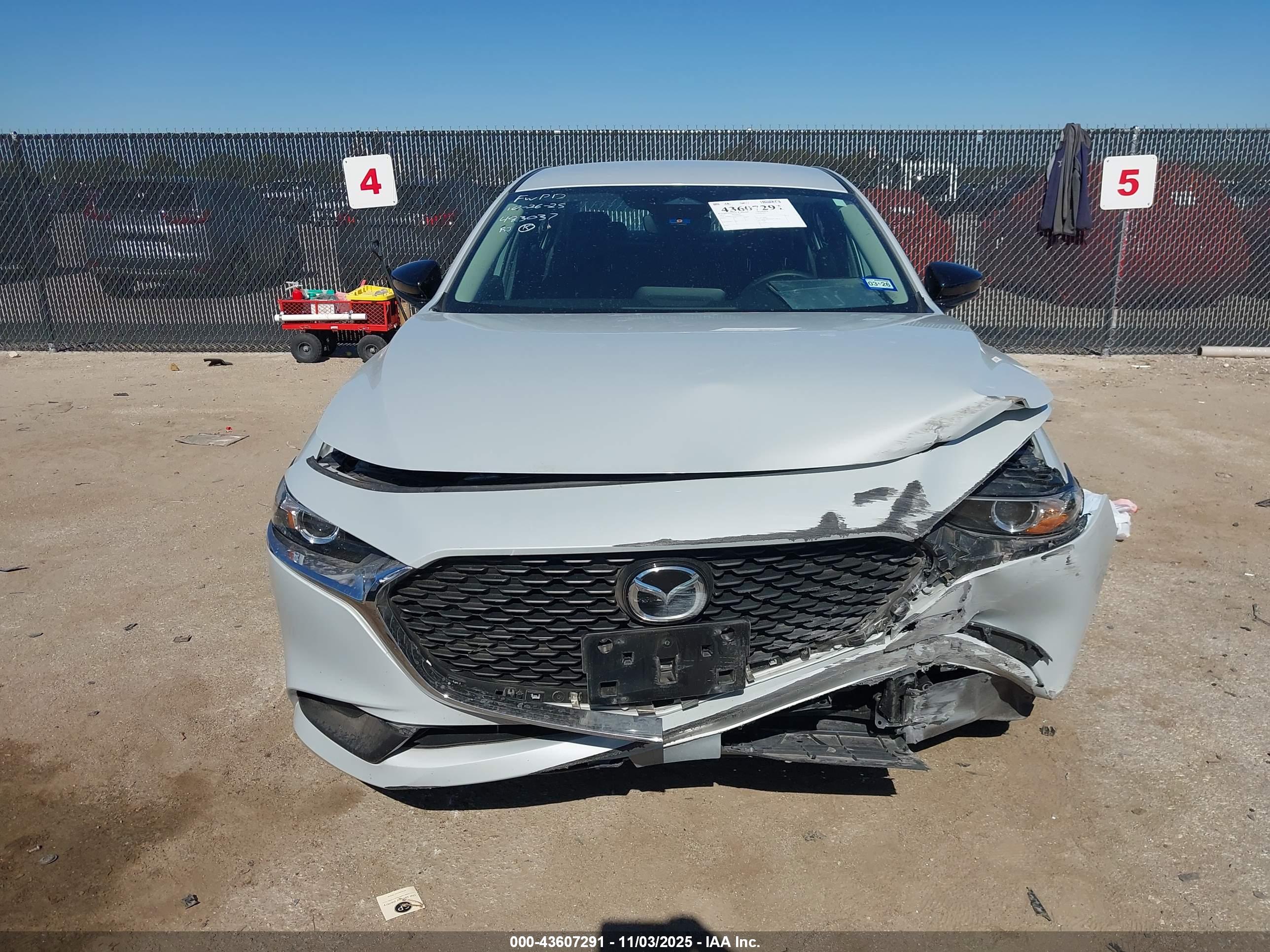 MAZDA MAZDA3 image 6