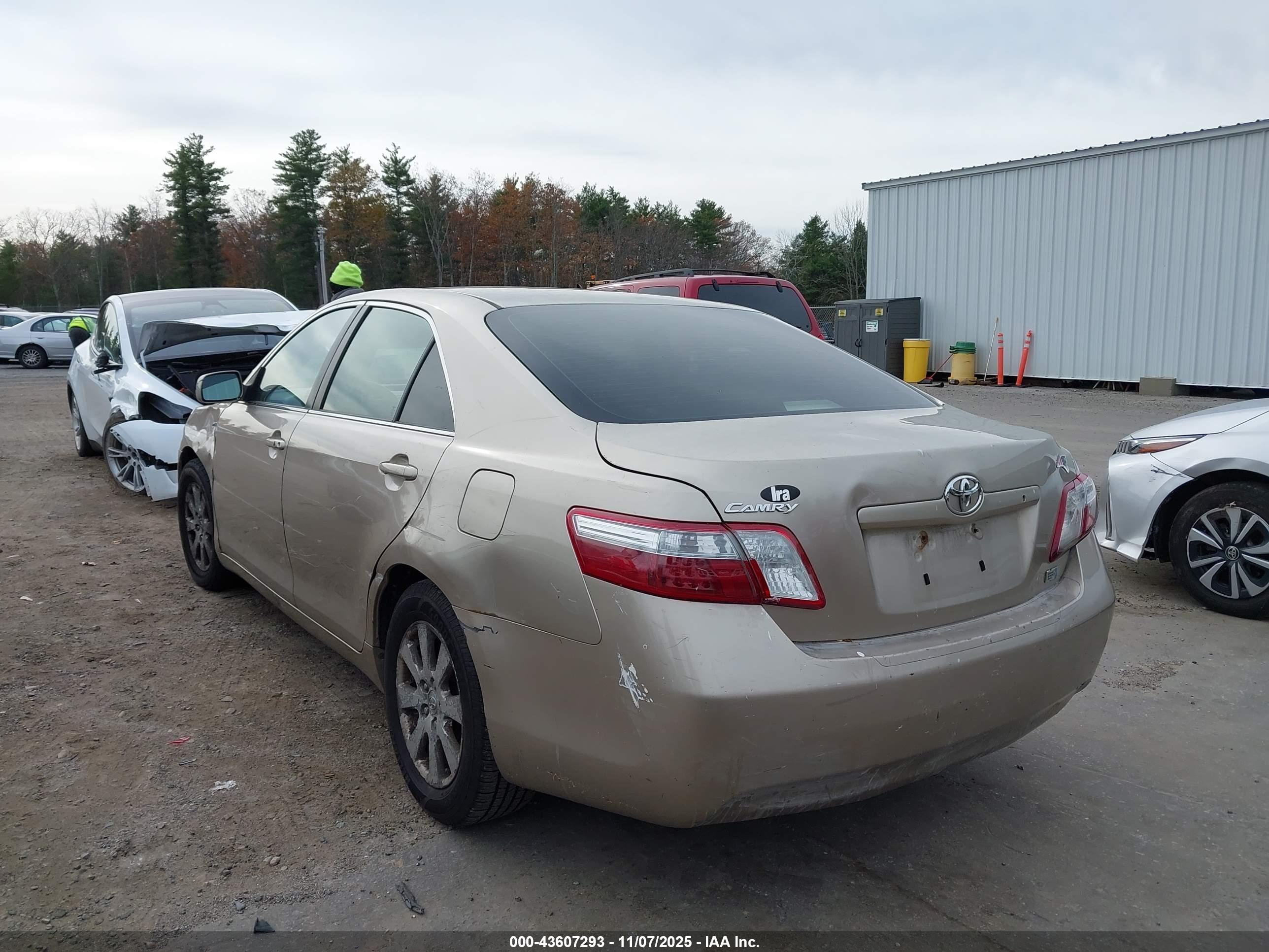 TOYOTA CAMRY image 3