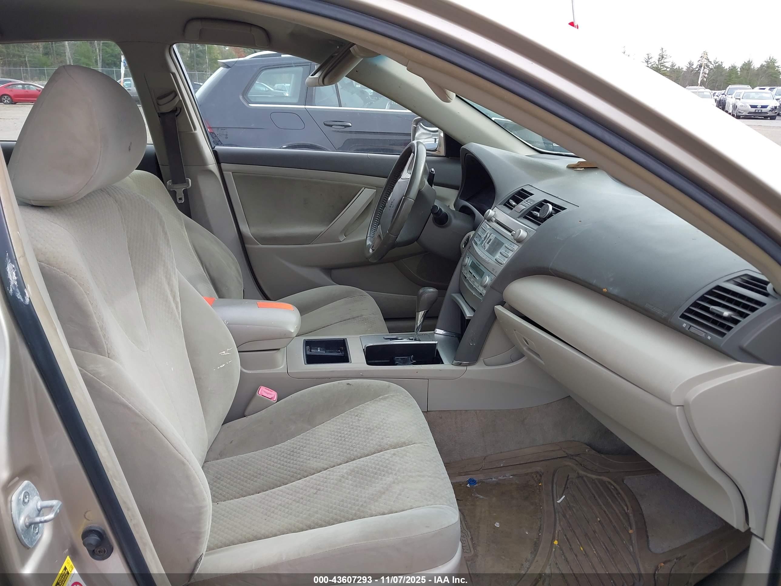 TOYOTA CAMRY image 5