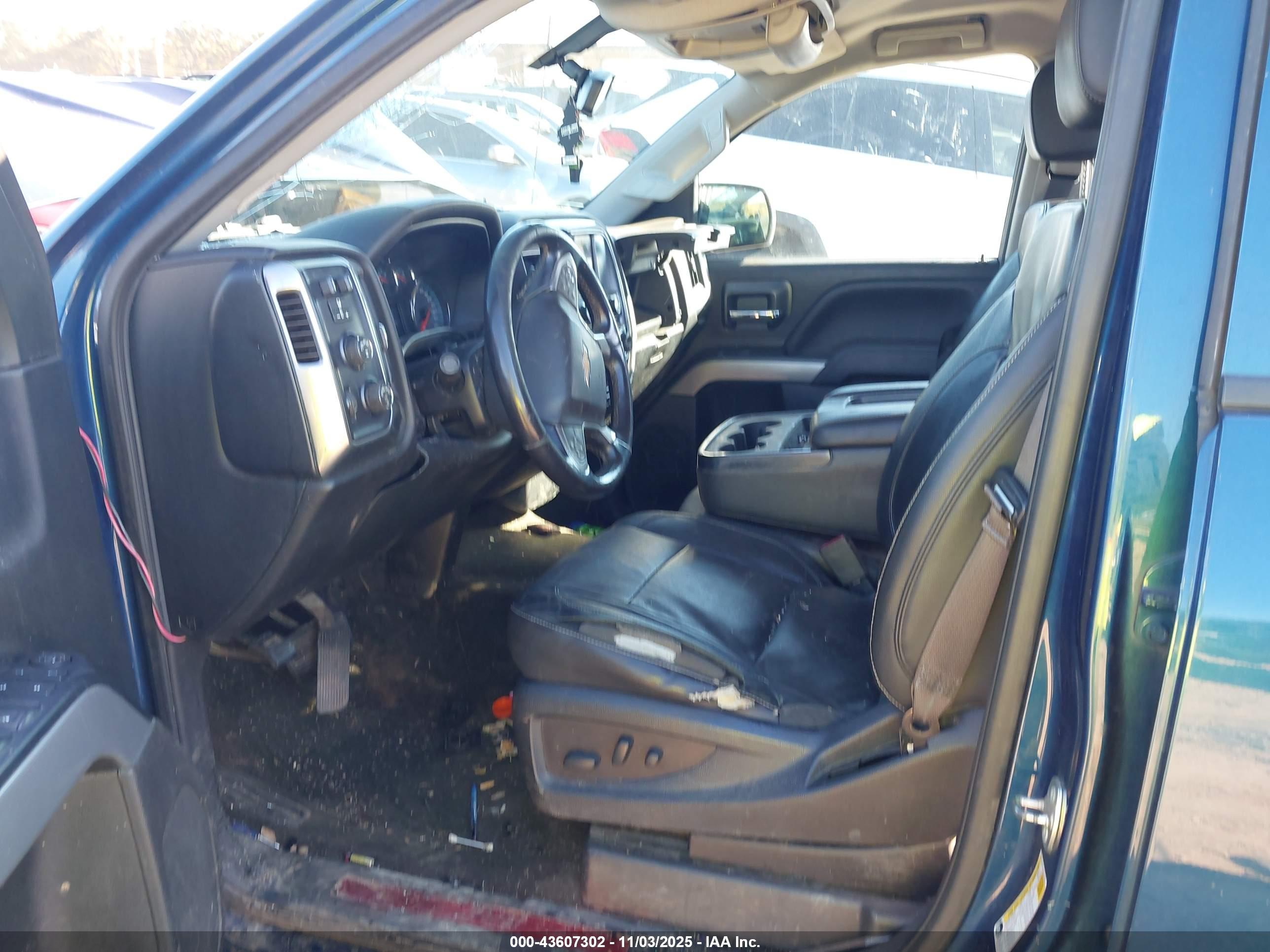 CHEVROLET SILVERADO image 5