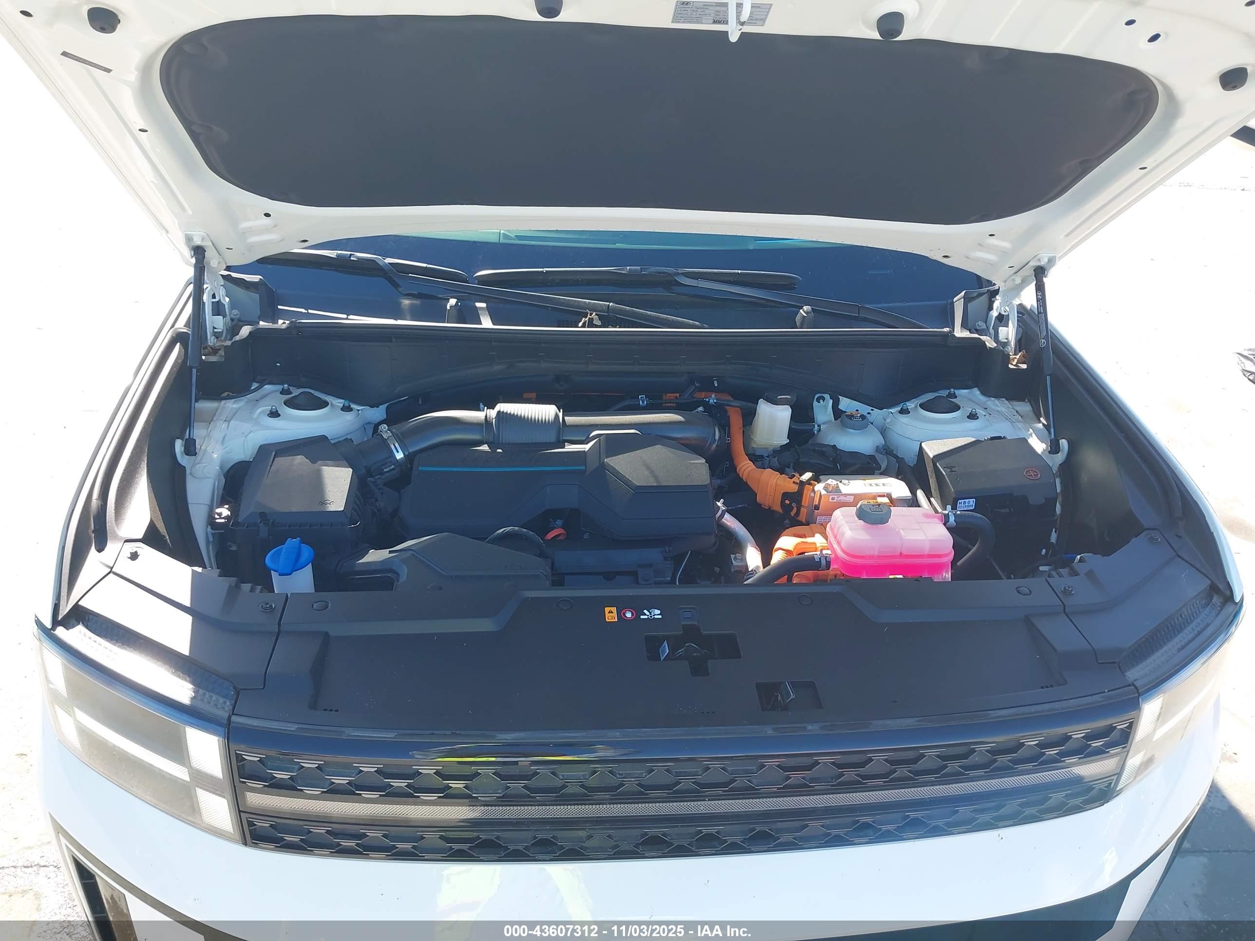 HYUNDAI SANTA image 10