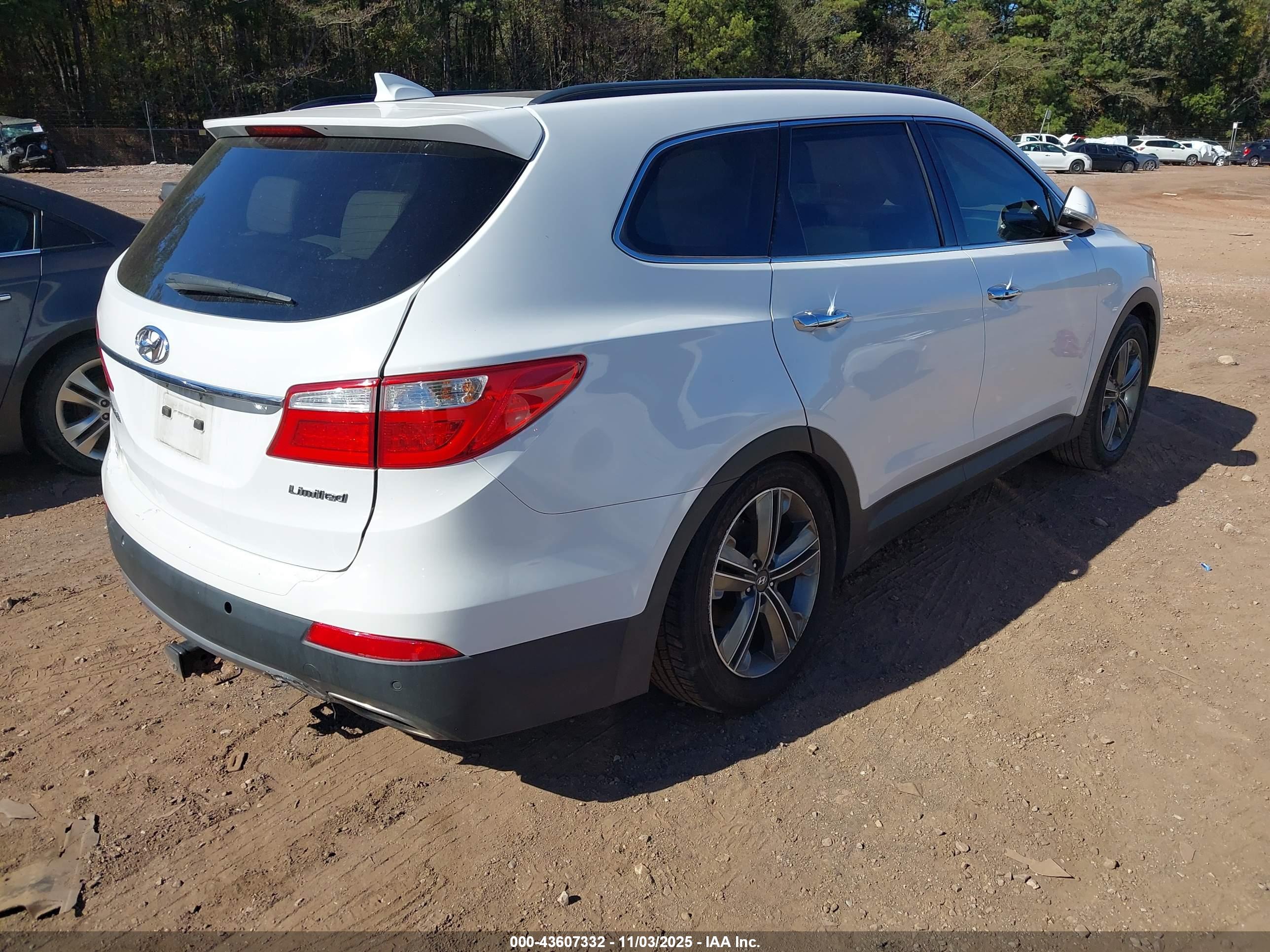 HYUNDAI SANTA image 4