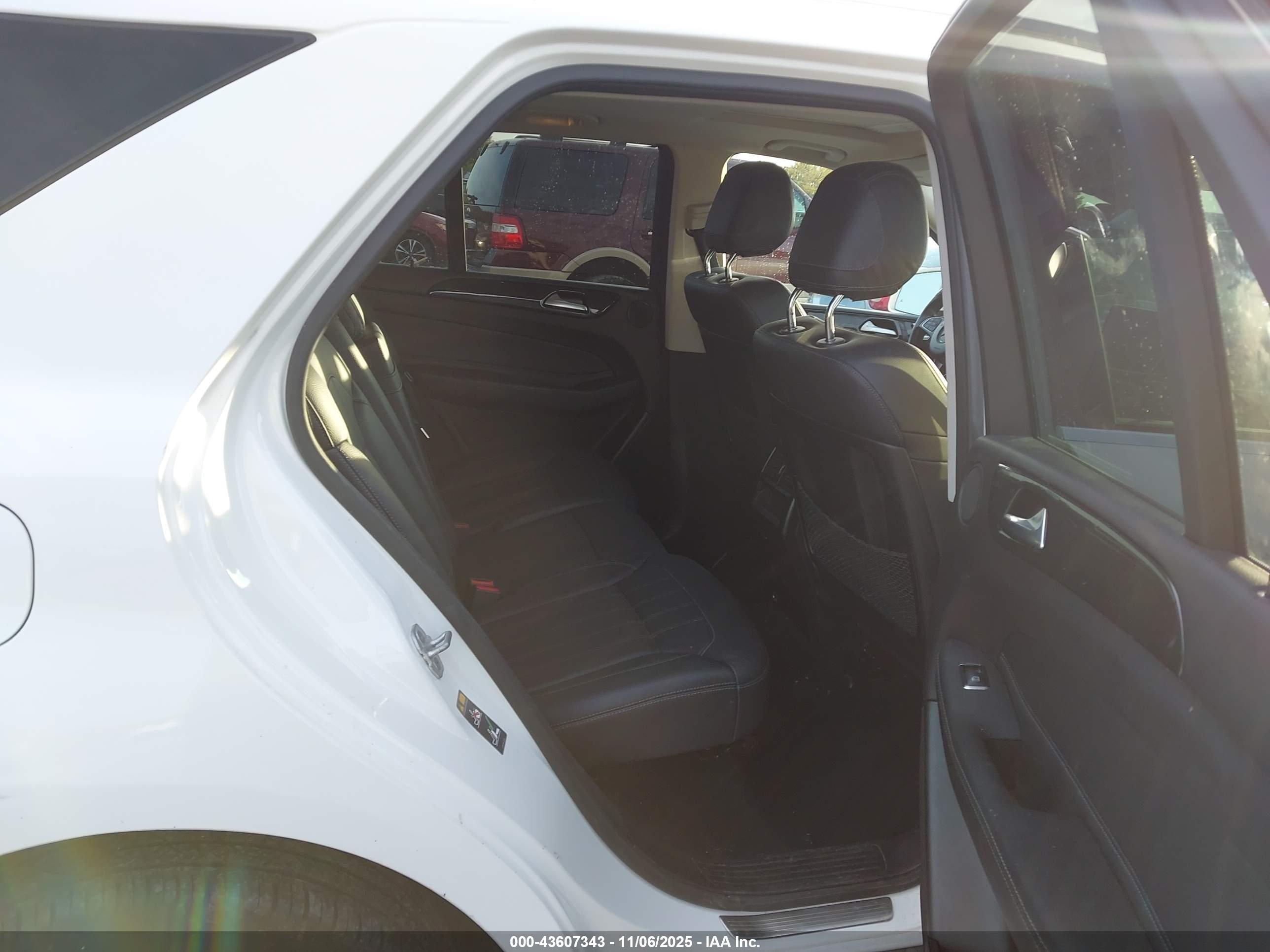 MERCEDES-BENZ GLE image 8