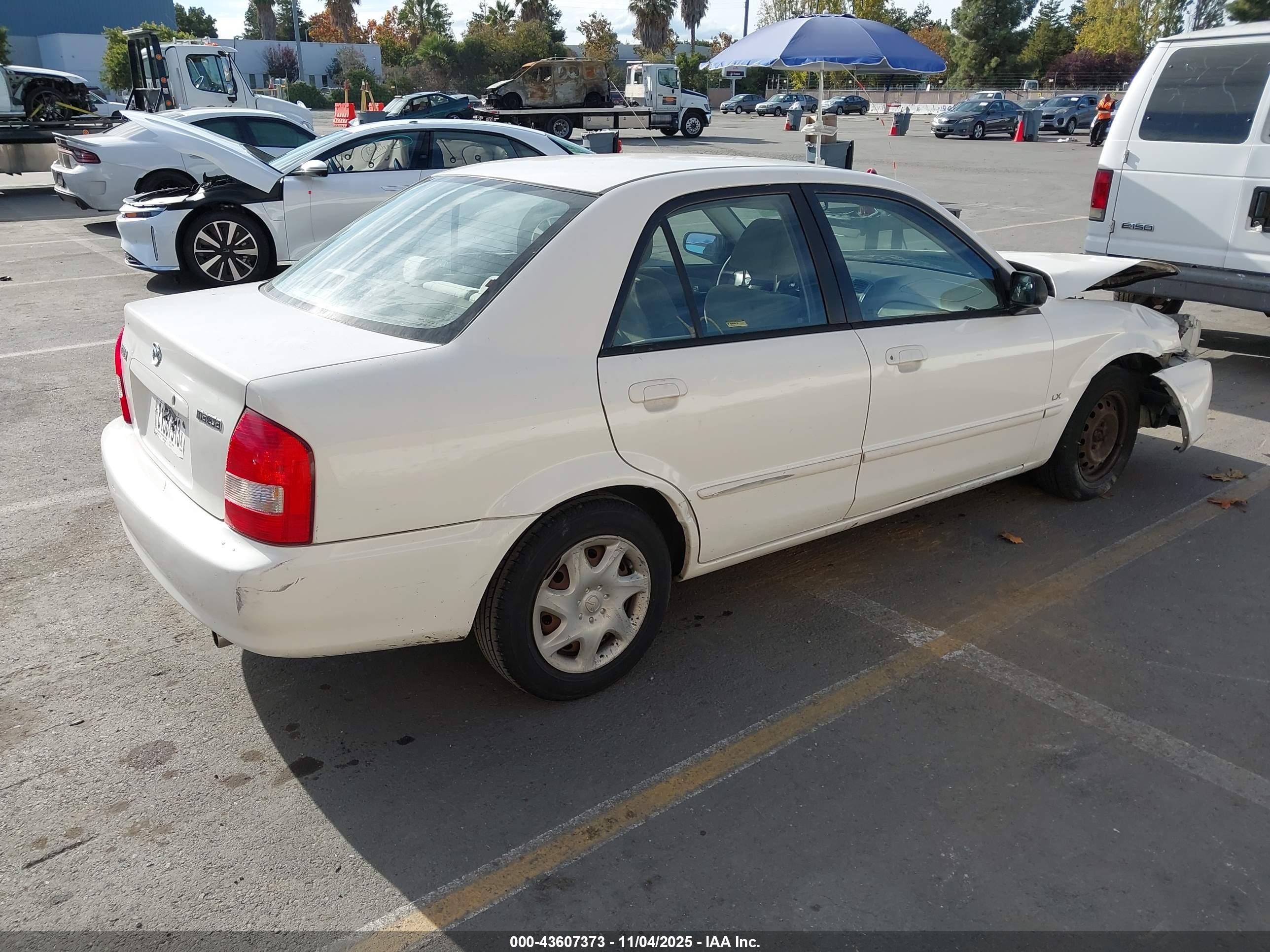 MAZDA PROTEGE image 4