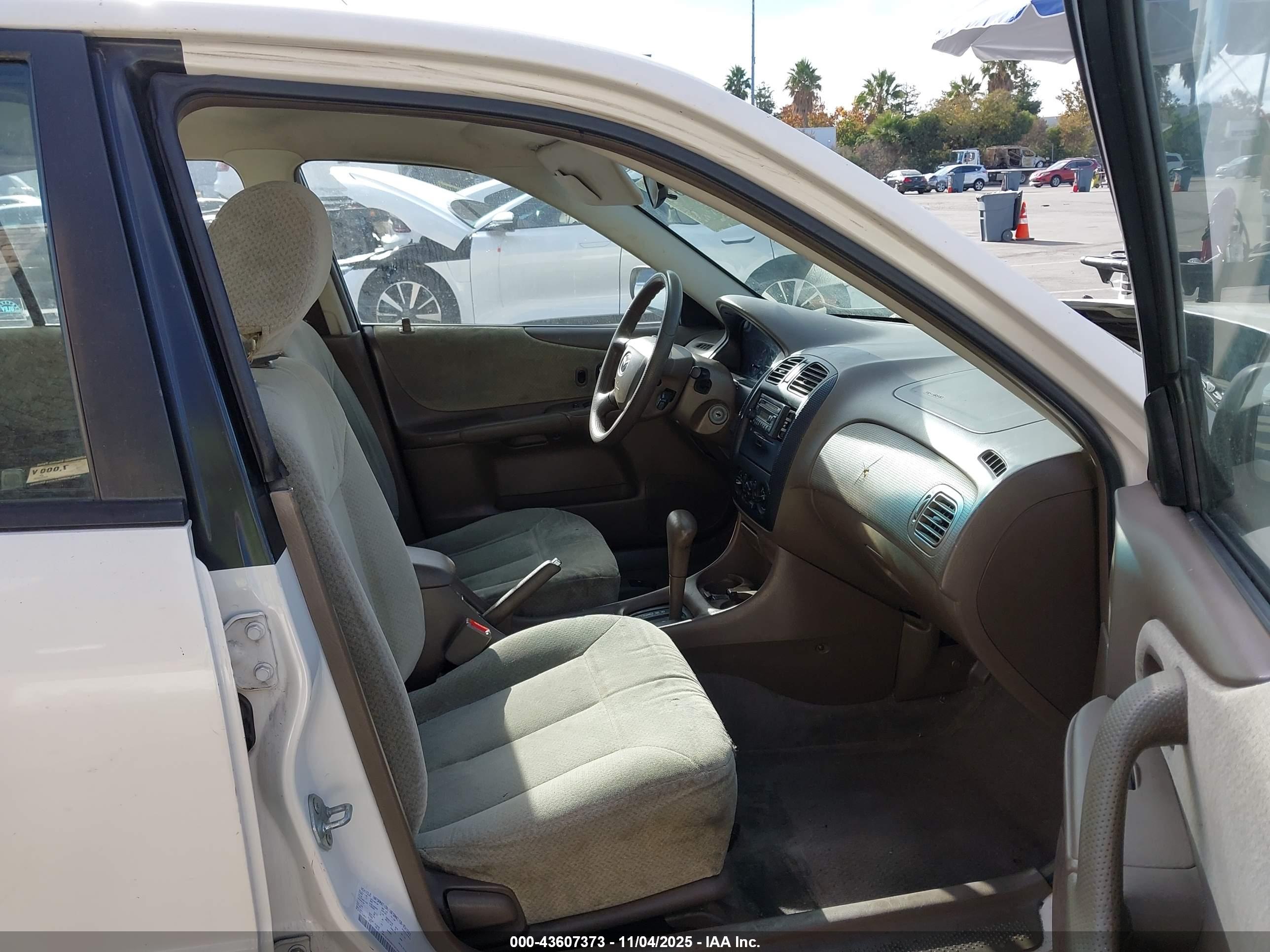MAZDA PROTEGE image 5