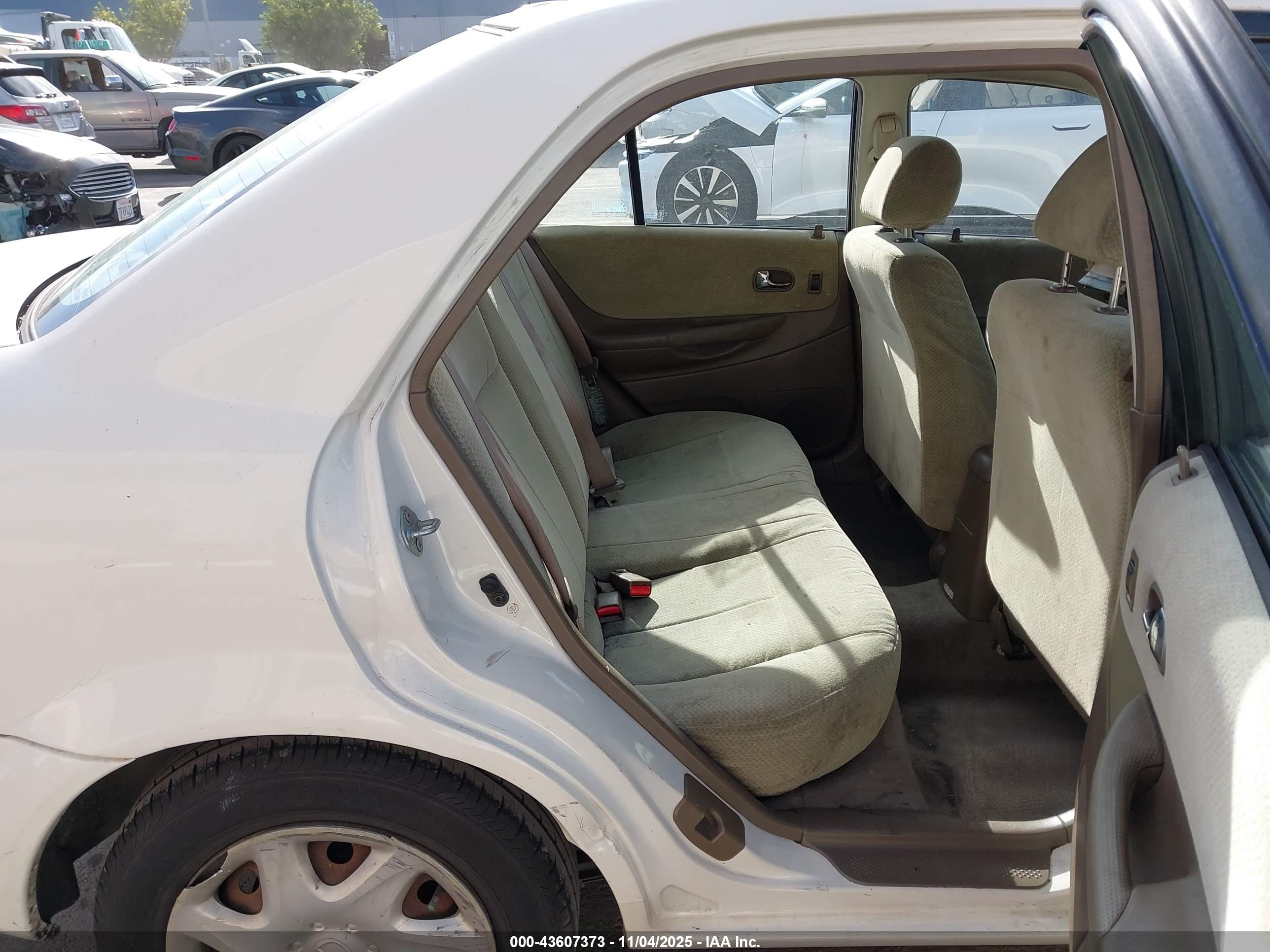 MAZDA PROTEGE image 8