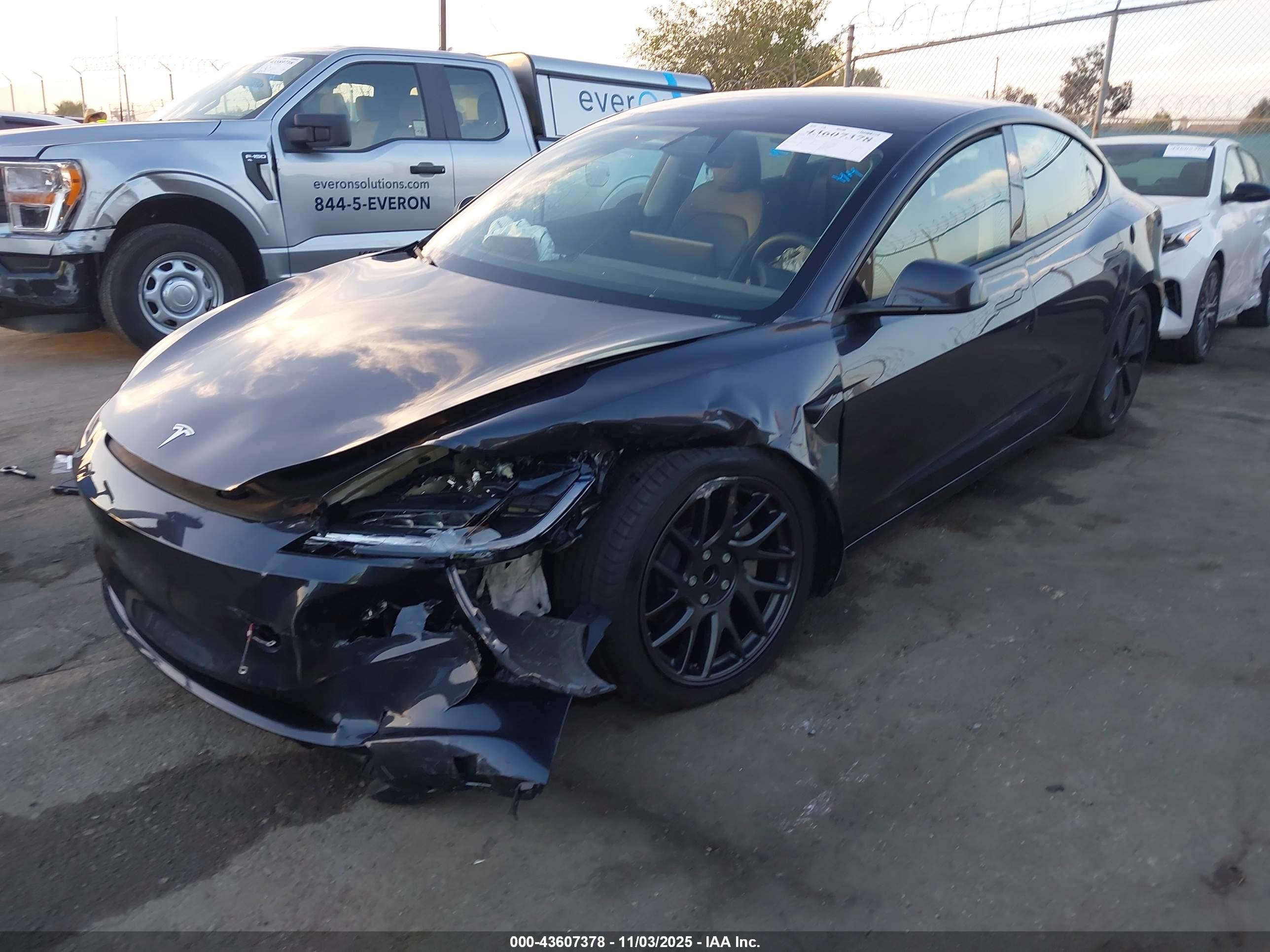 TESLA MODEL image 2