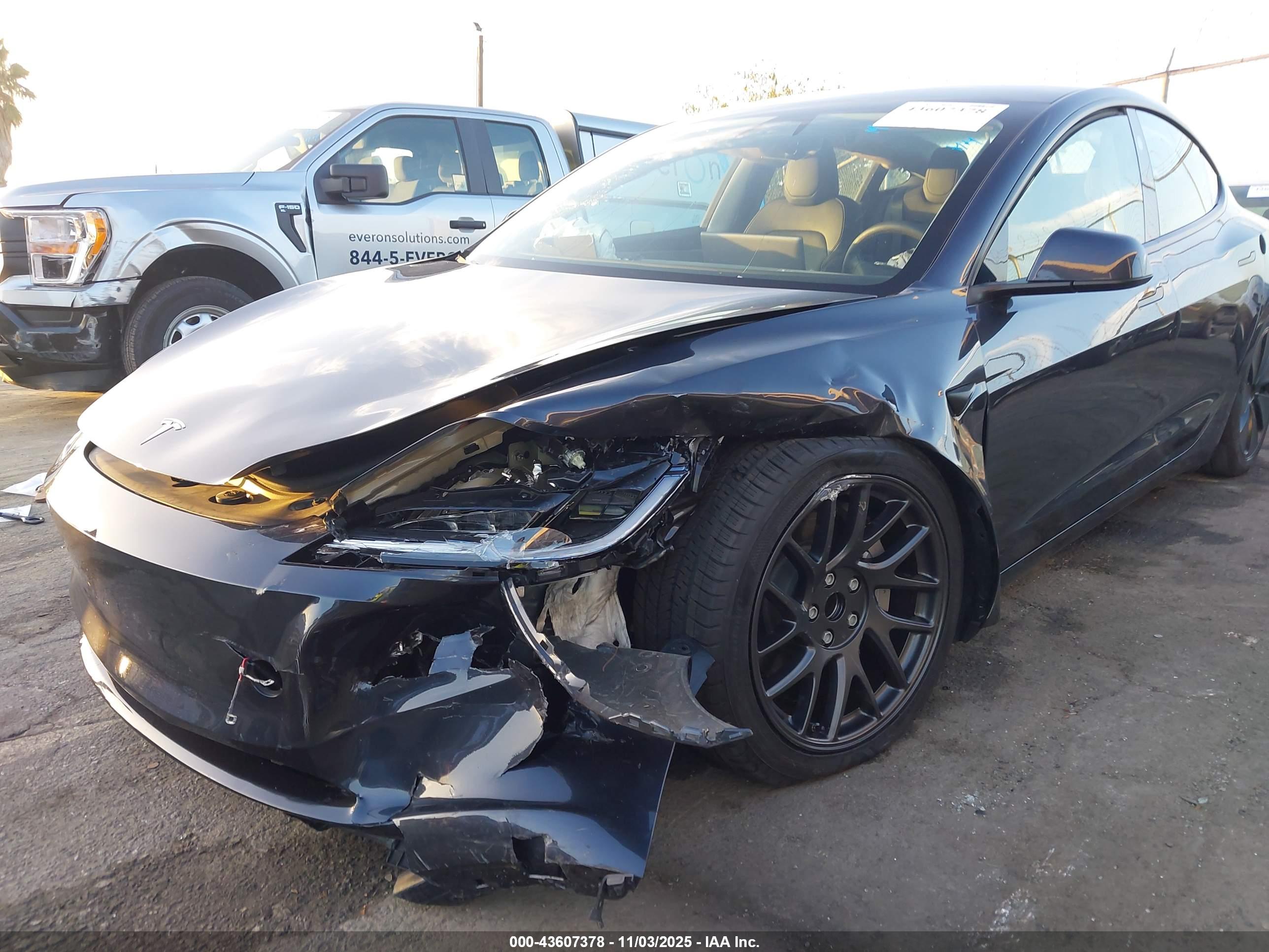 TESLA MODEL image 6
